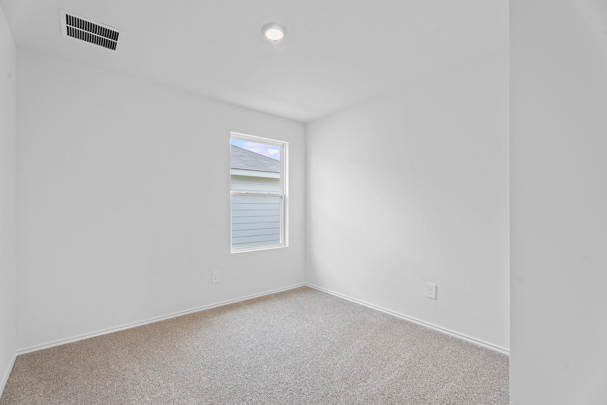 127 Safflower Dr, Uhland, TX 78640