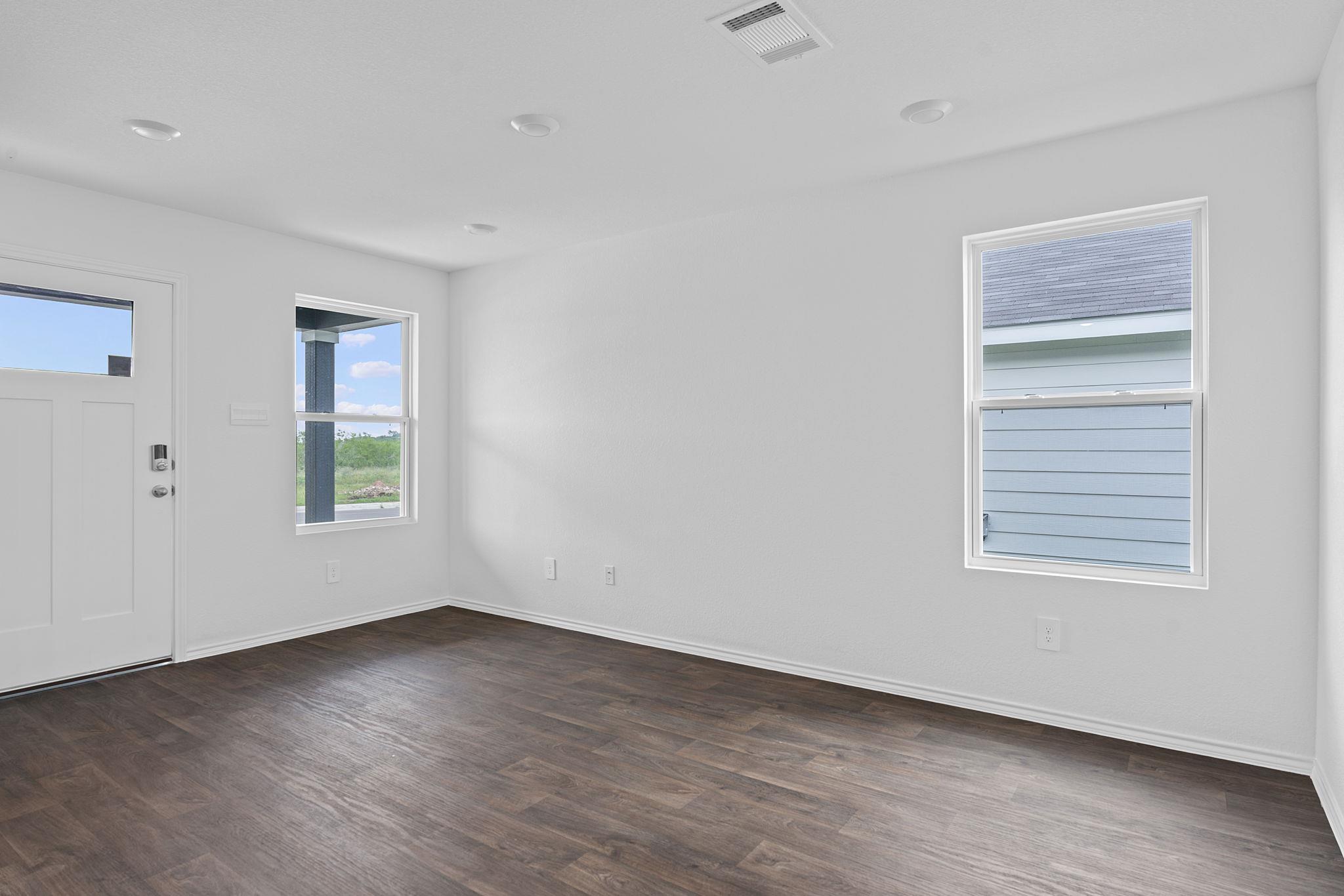 127 Safflower Dr, Uhland, TX 78640