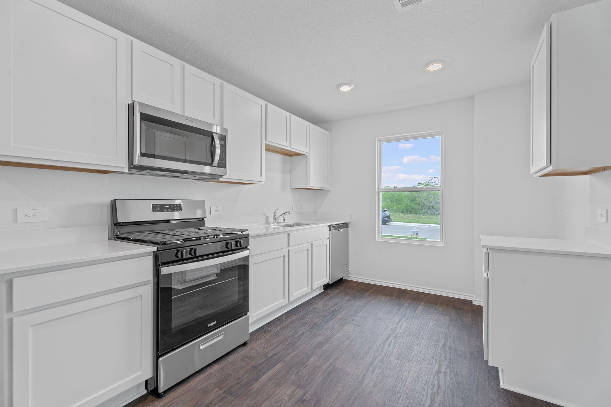 127 Safflower Dr, Uhland, TX 78640