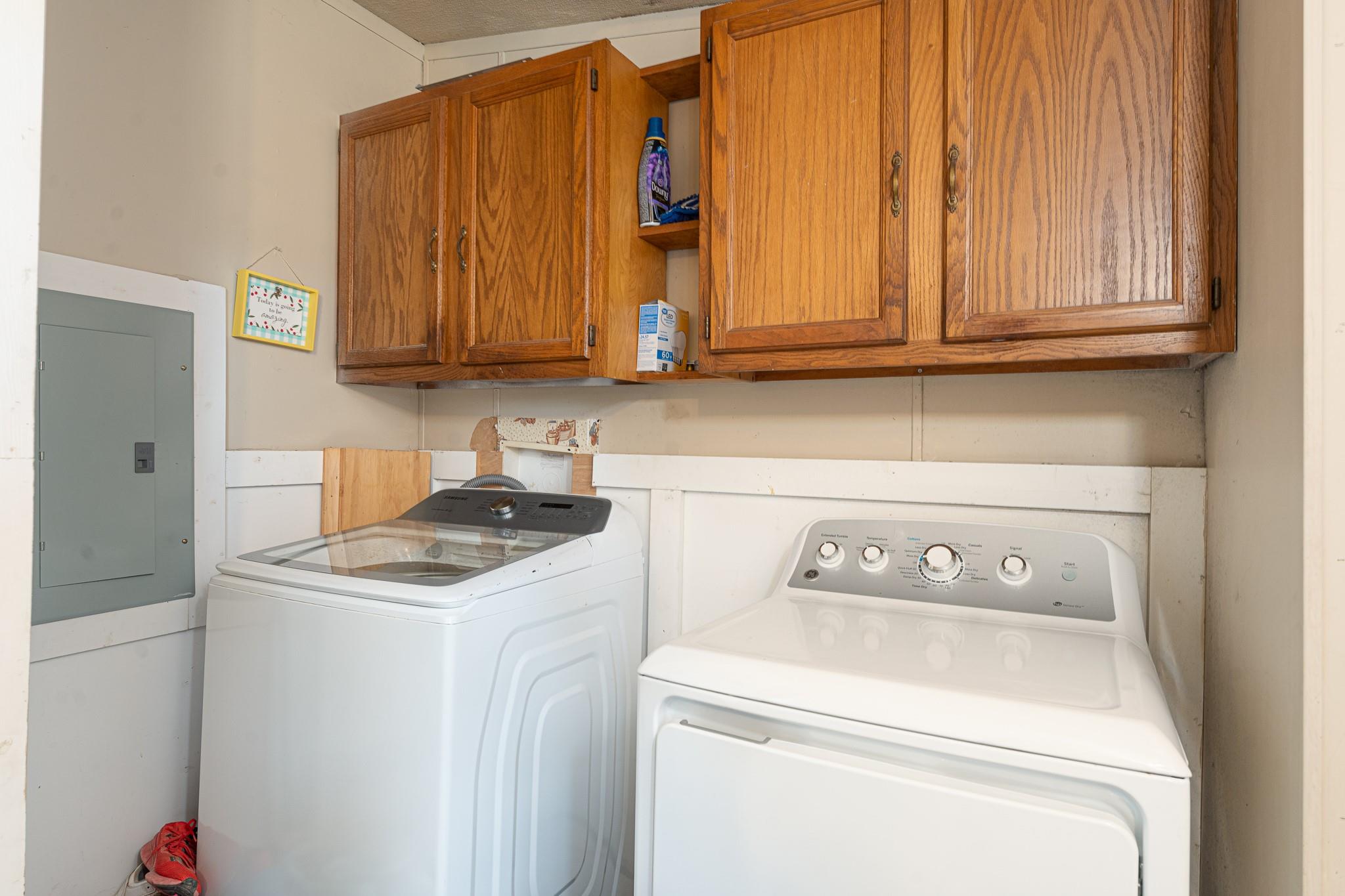 121 Redbird Ln, Smithville, TX 78957