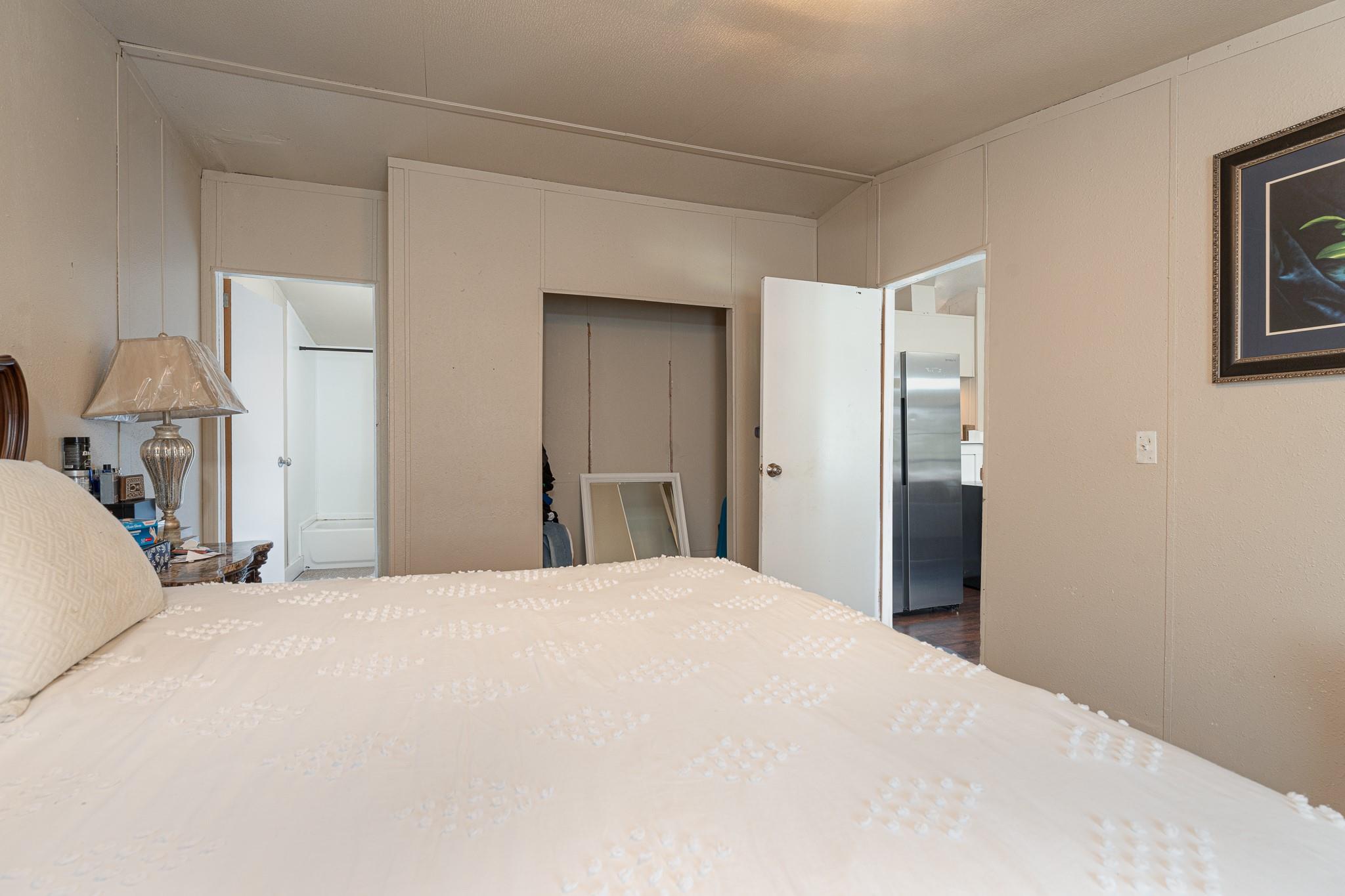 121 Redbird Ln, Smithville, TX 78957