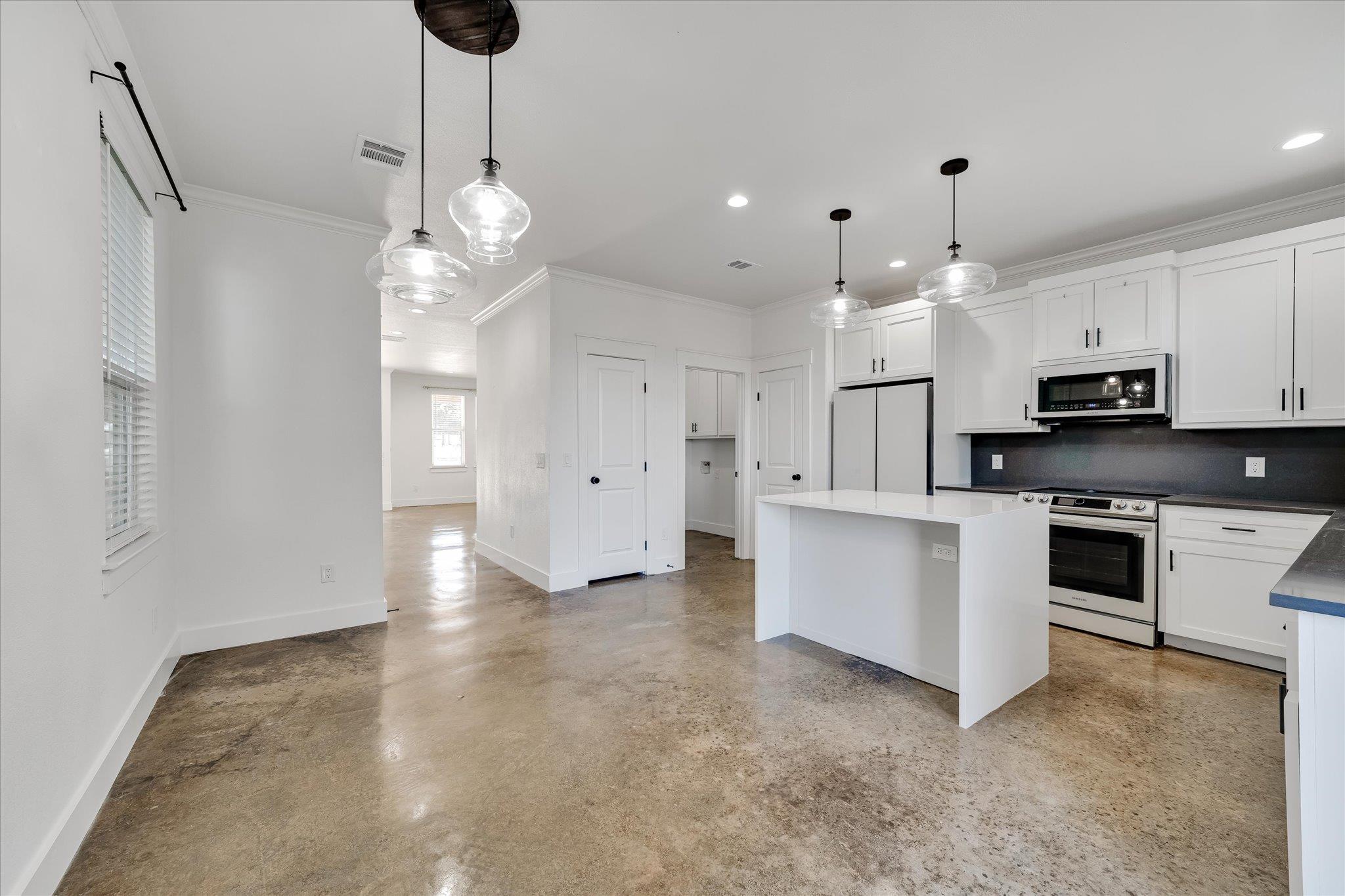 294 SHADY BLUFF Dr, Wimberley, TX 78676