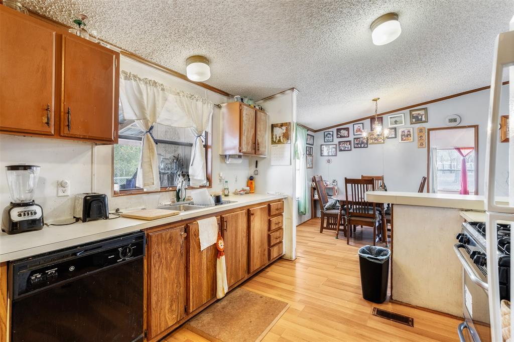 131 Fawn Ridge Rd, Cedar Creek, TX 78612