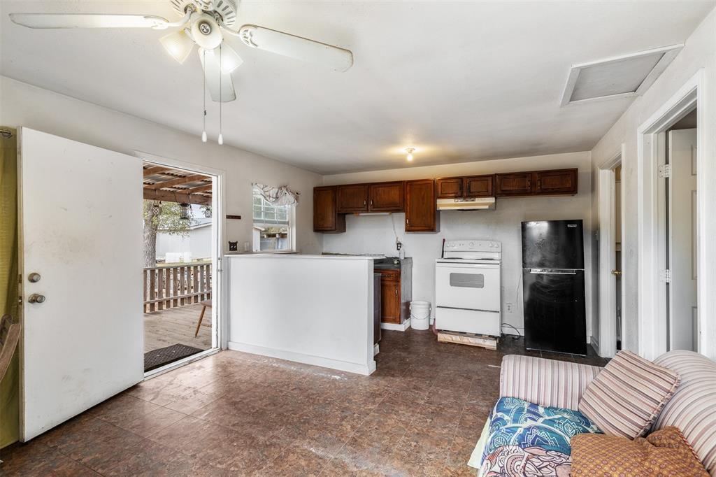 131 Fawn Ridge Rd, Cedar Creek, TX 78612