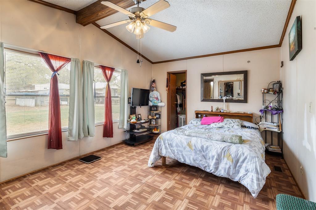 131 Fawn Ridge Rd, Cedar Creek, TX 78612