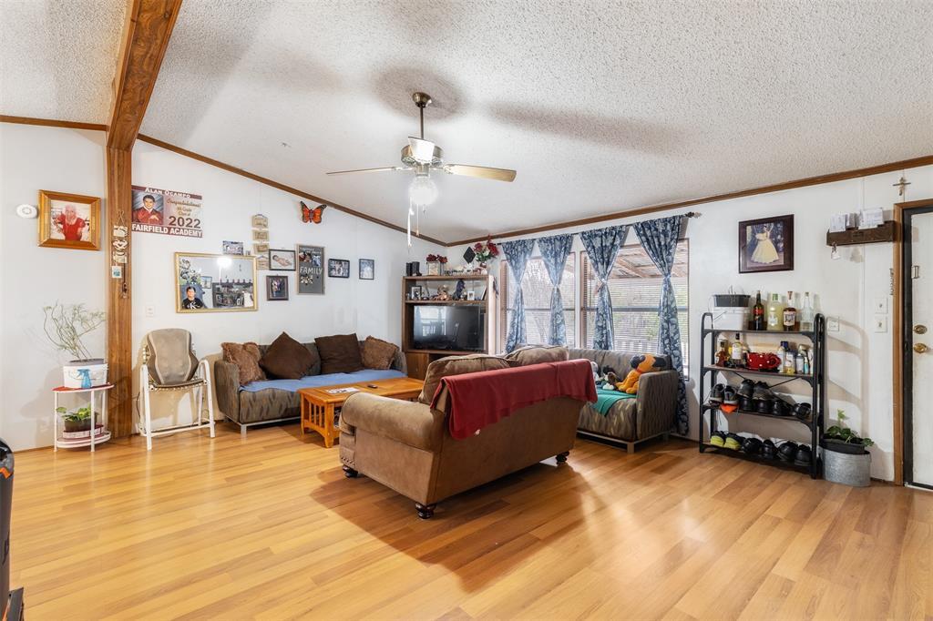 131 Fawn Ridge Rd, Cedar Creek, TX 78612