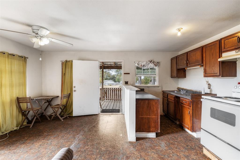 131 Fawn Ridge Rd, Cedar Creek, TX 78612