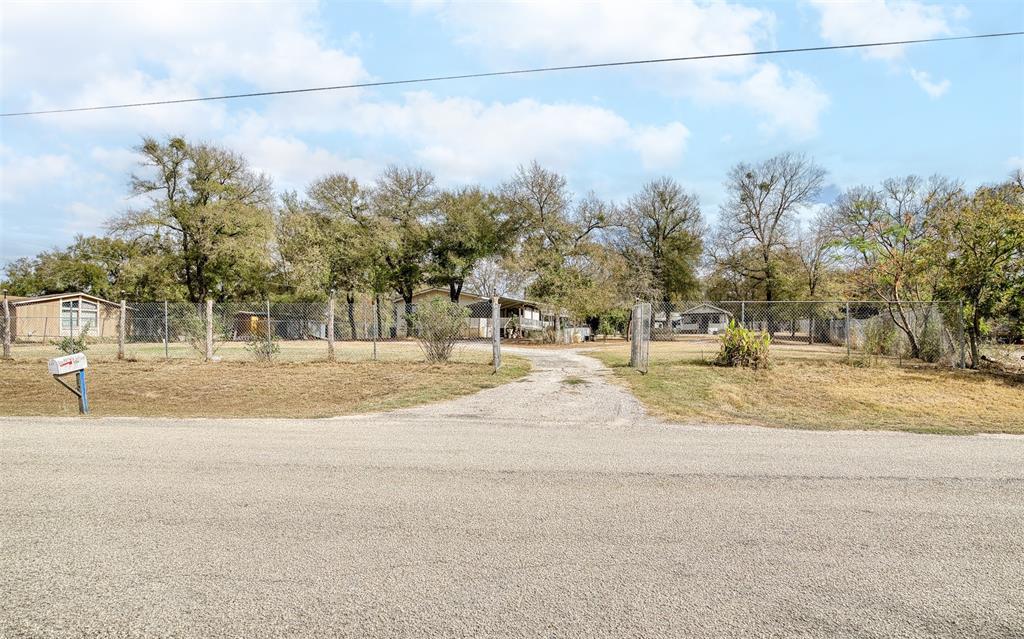 131 Fawn Ridge Rd, Cedar Creek, TX 78612