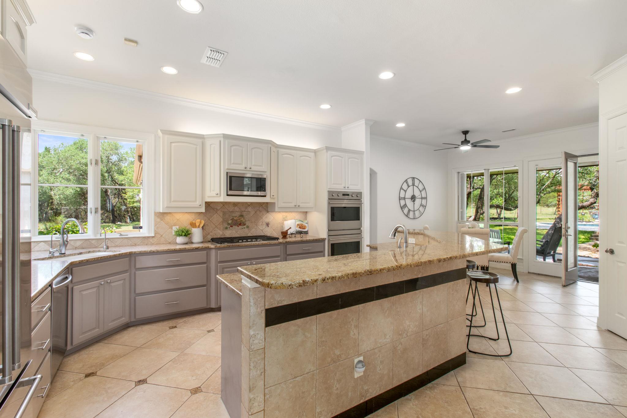 325 Onion Creek Ranch Rd, Driftwood, TX 78619