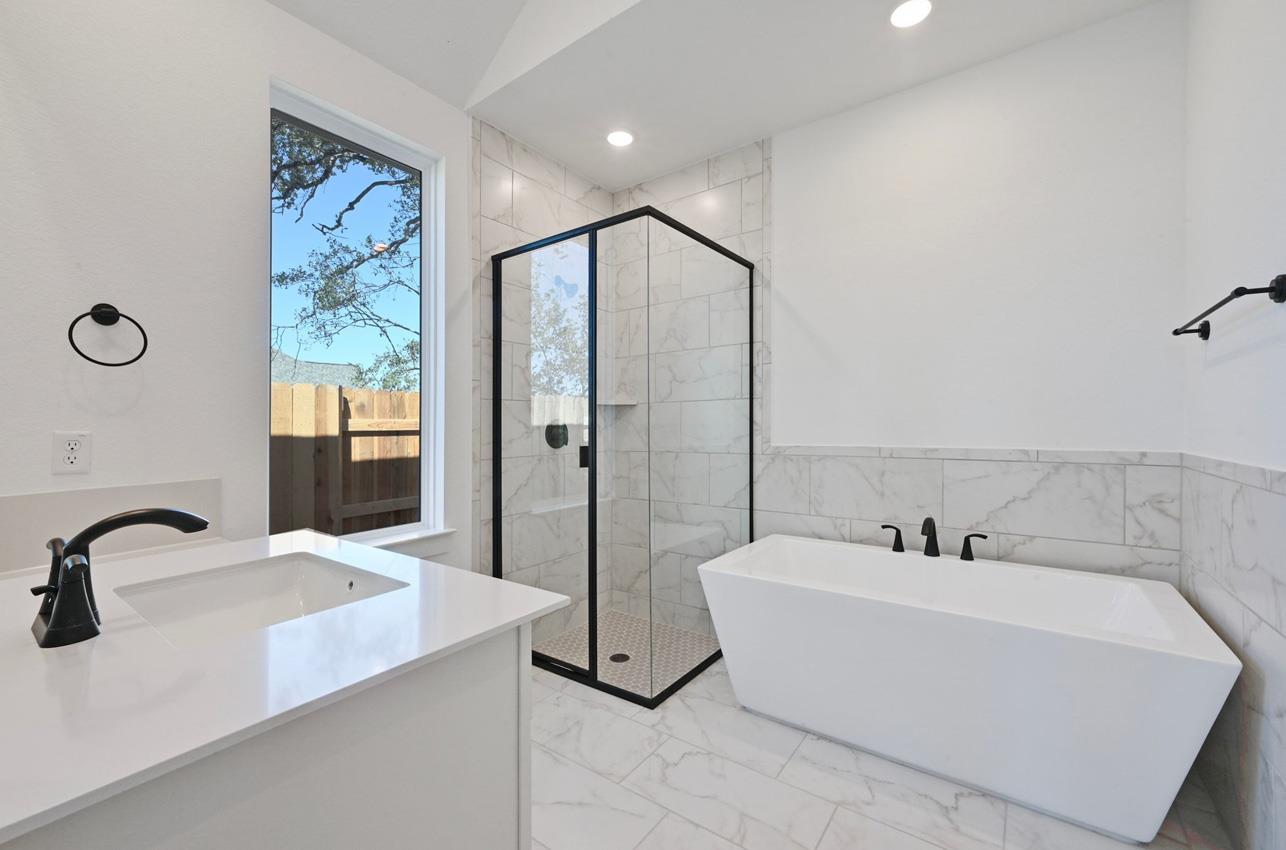 153 High Rock Pass, Kyle, TX 78640