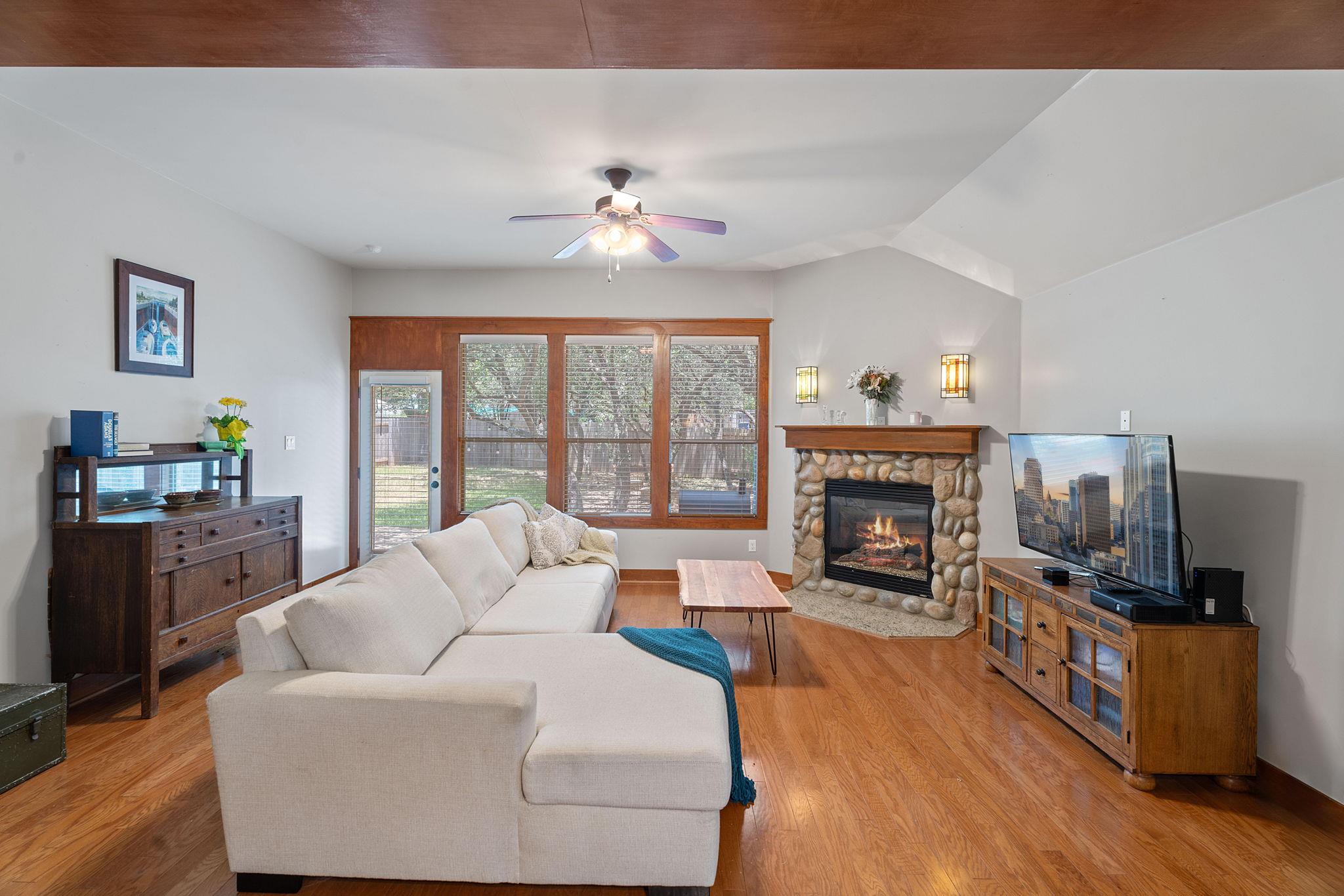 11036 Cherisse Dr, Austin, TX 78739