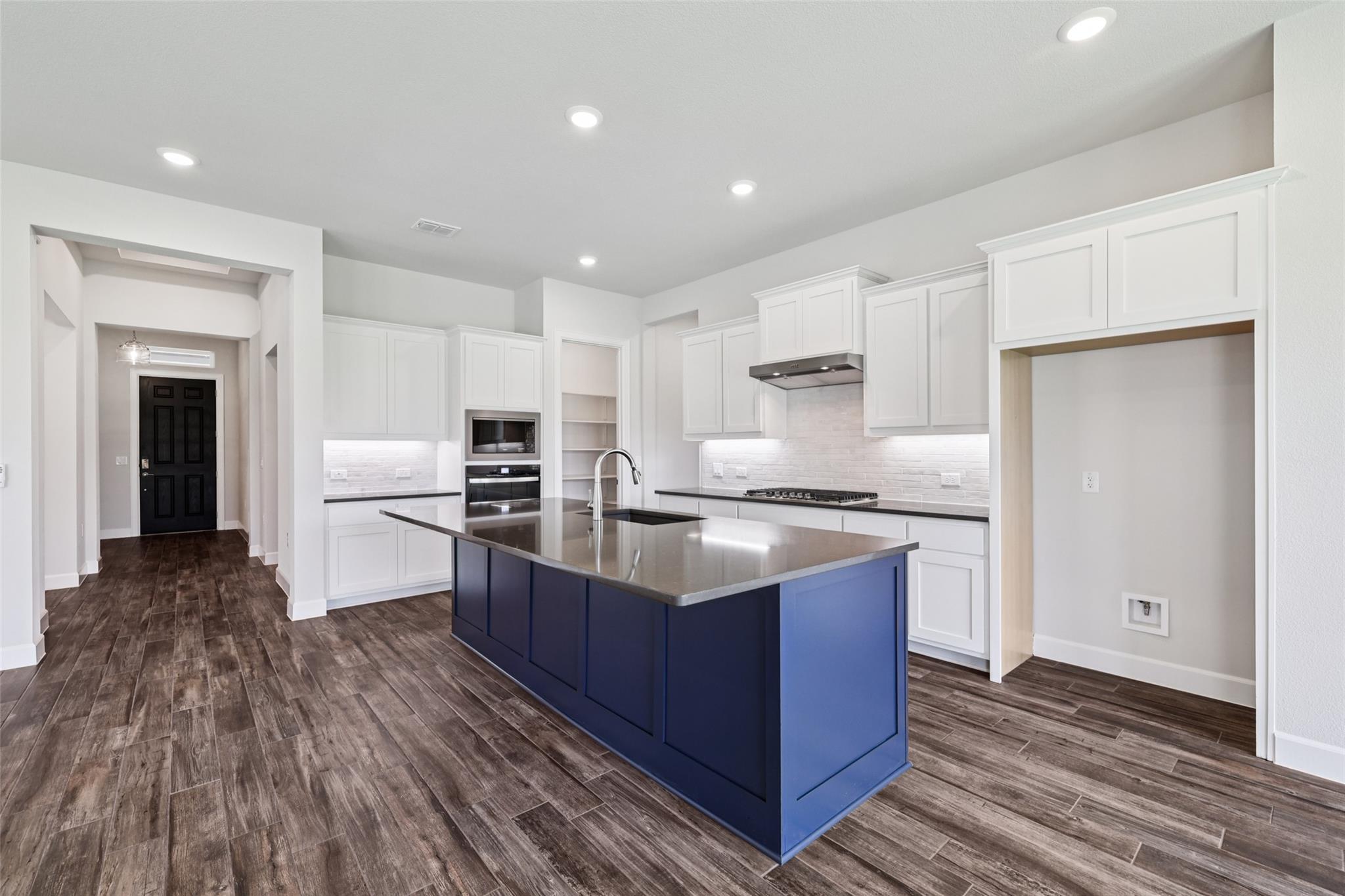 329 Sweeping Sage Ln, San Marcos, TX 78666