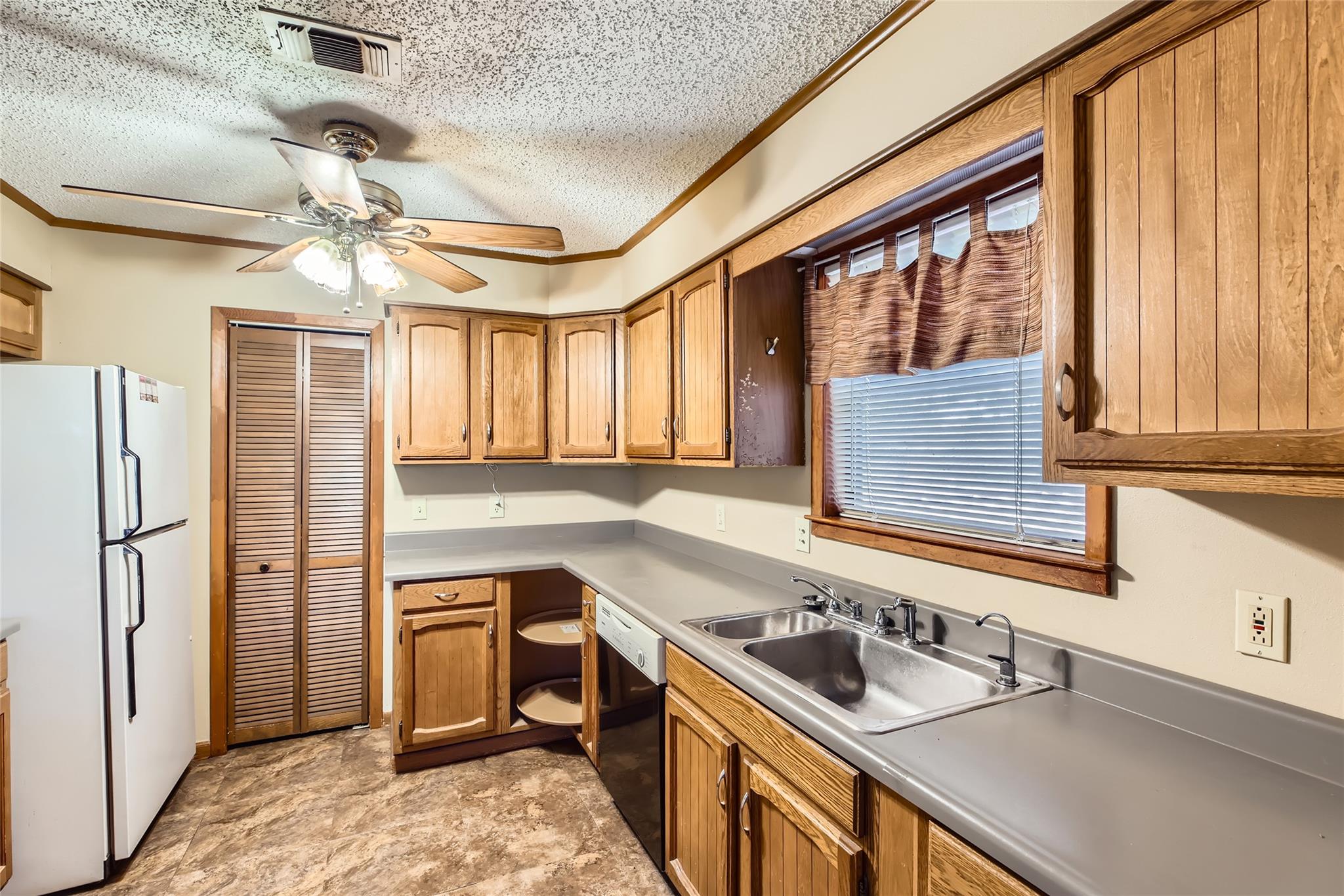 773 Lookout Dr, Canyon Lake, TX 78133