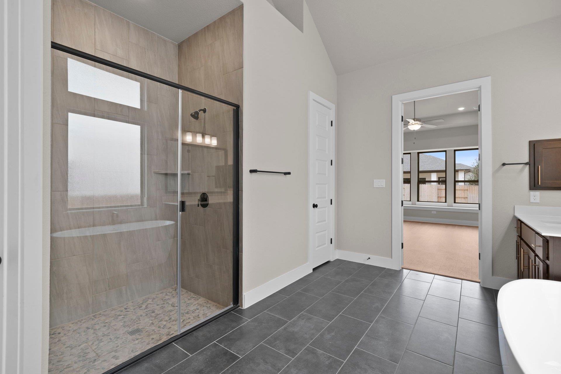 812 S Hemingway Loop, Liberty Hill, TX 78642