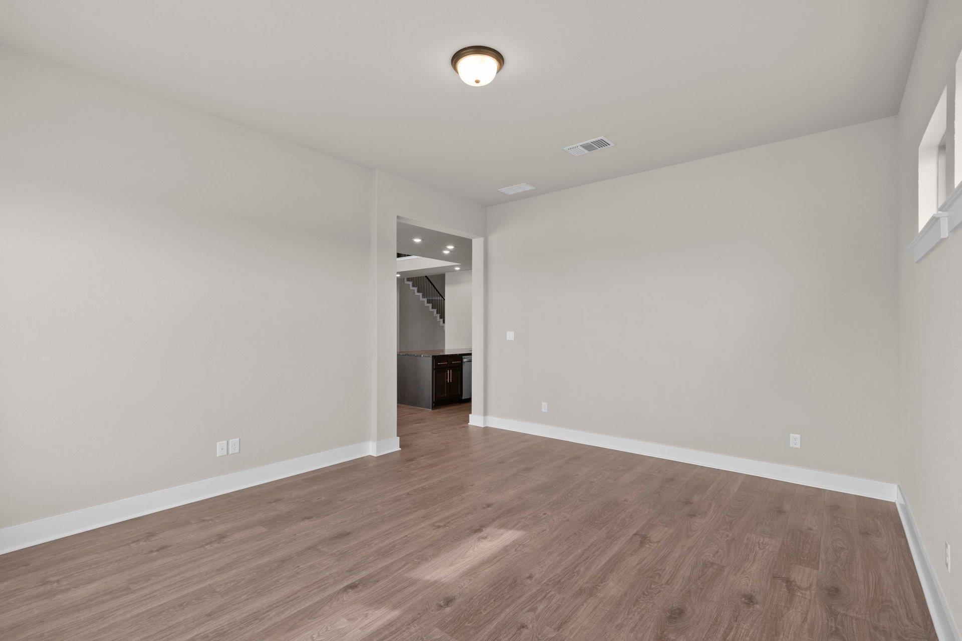 812 S Hemingway Loop, Liberty Hill, TX 78642