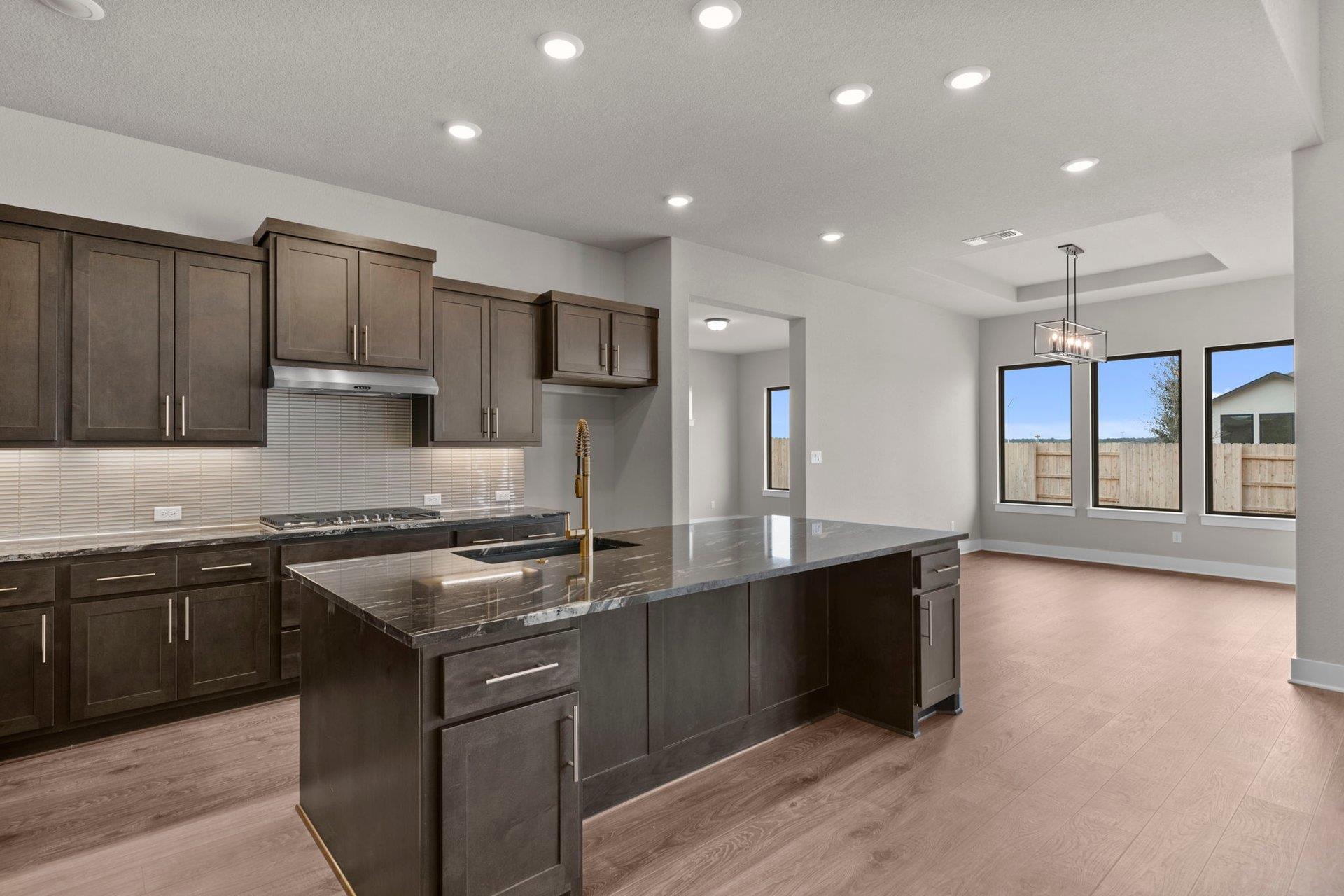 812 S Hemingway Loop, Liberty Hill, TX 78642