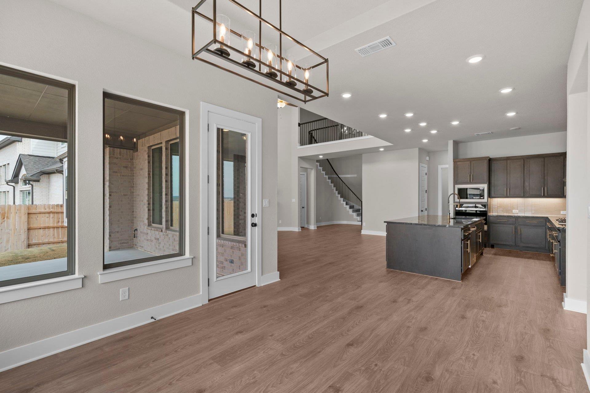 812 S Hemingway Loop, Liberty Hill, TX 78642