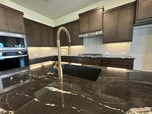 812 S Hemingway Loop, Liberty Hill, TX 78642