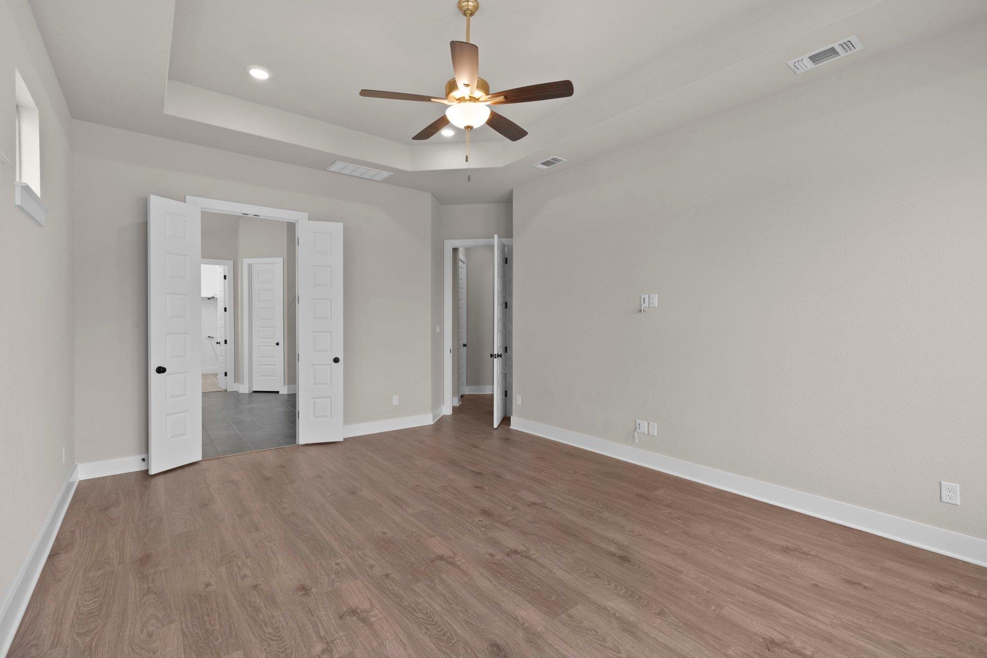 812 S Hemingway Loop, Liberty Hill, TX 78642