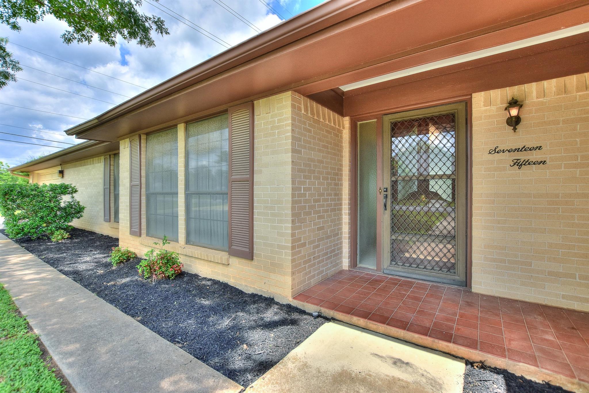 1715 Dawn Dr, Georgetown, TX 78628