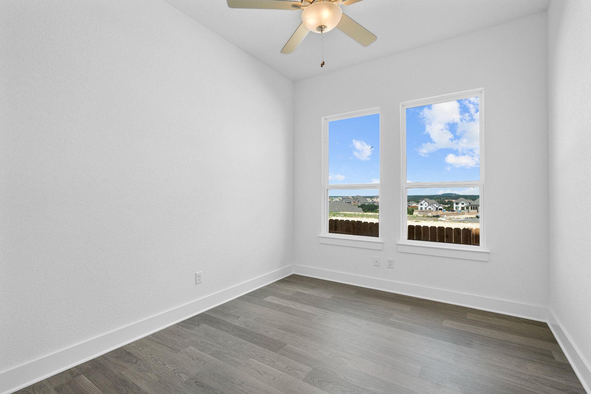 820 S Hemingway Loop, Liberty Hill, TX 78642