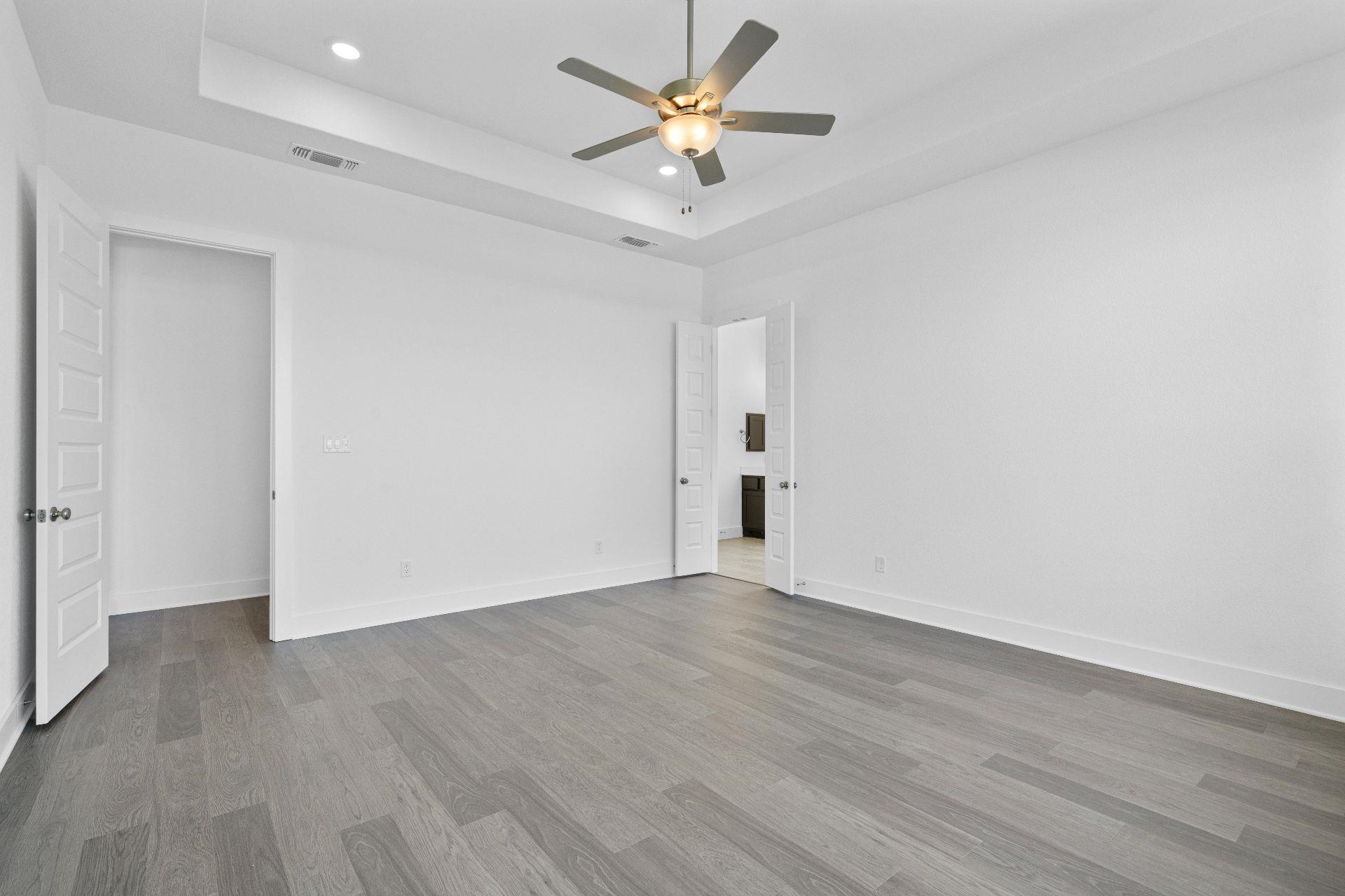 820 S Hemingway Loop, Liberty Hill, TX 78642