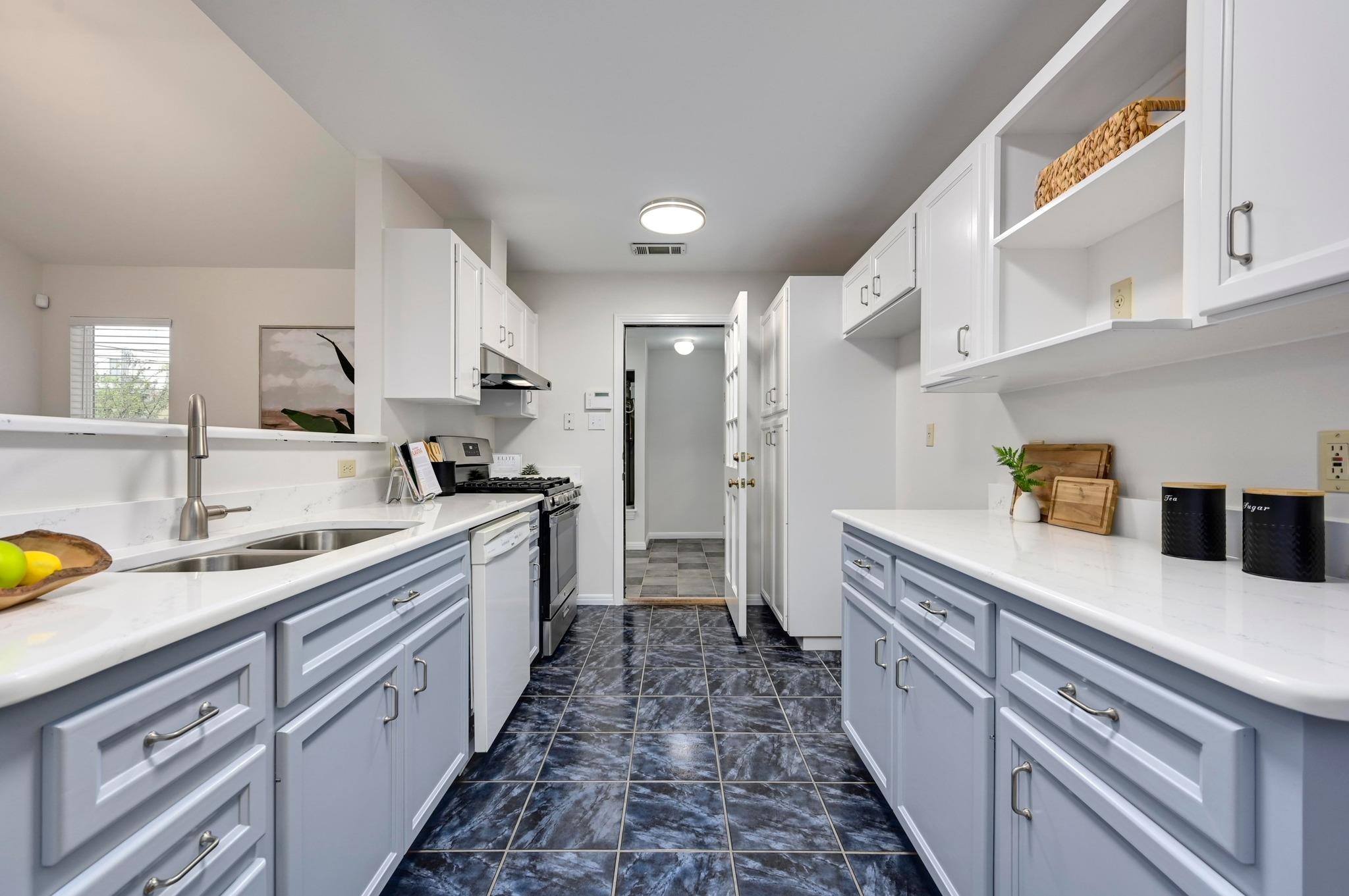 6102 Laird Dr, Austin, TX 78757
