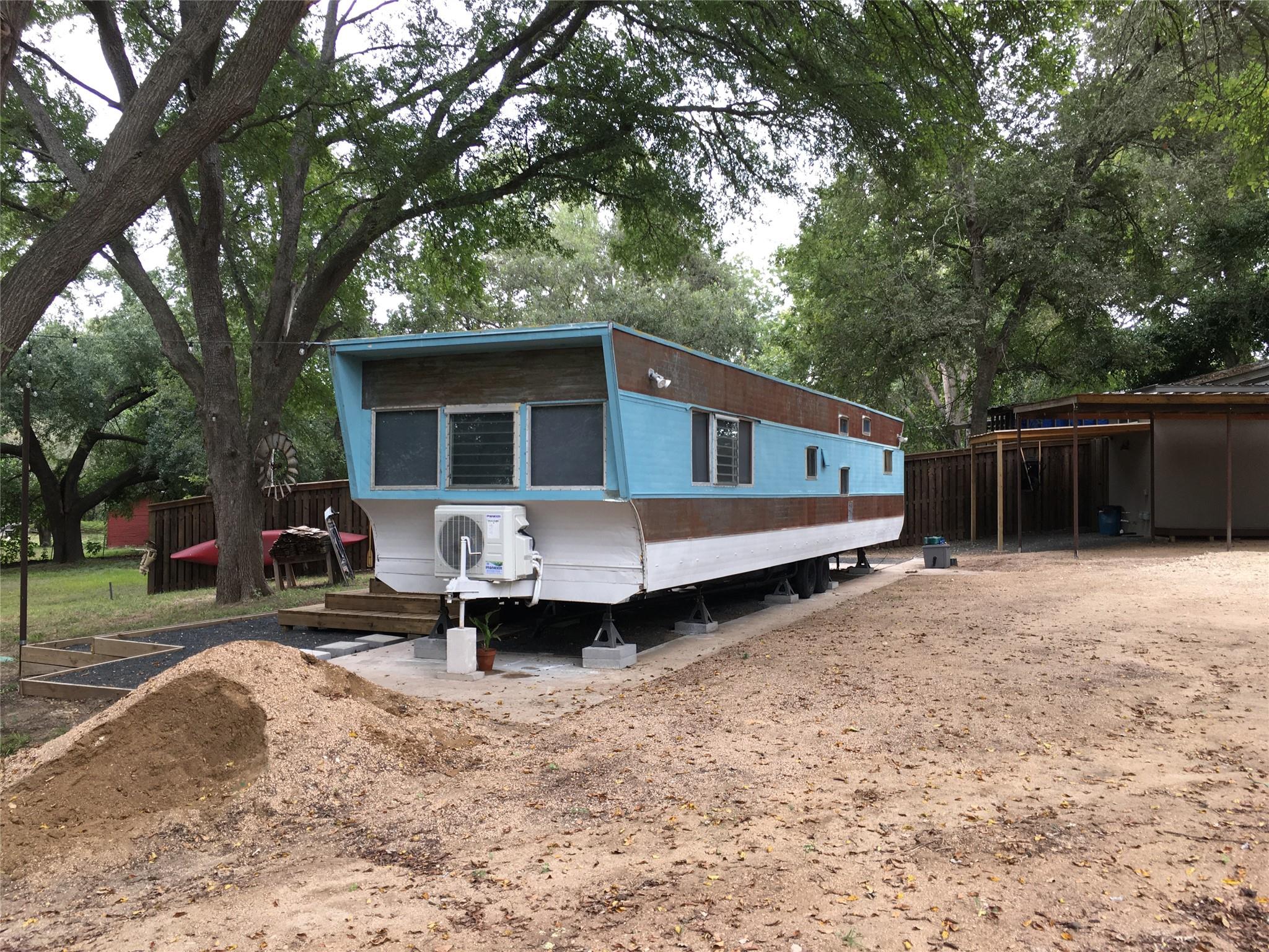 164 Shoreline Dr, Bastrop, TX 78602