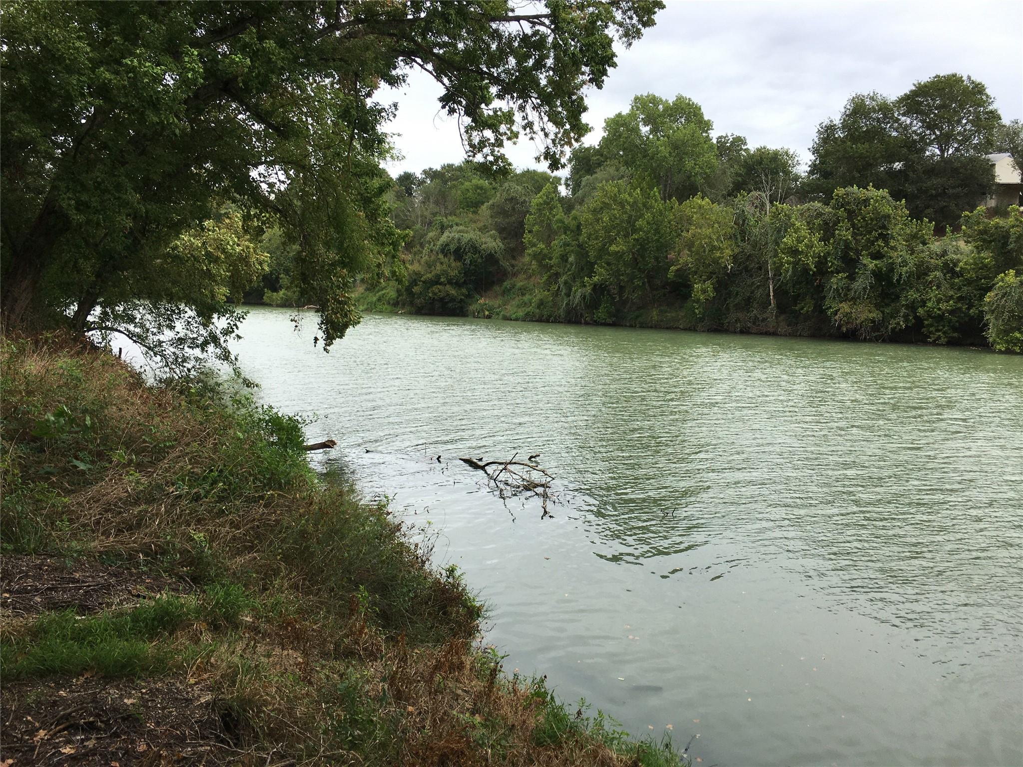 164 Shoreline Dr, Bastrop, TX 78602