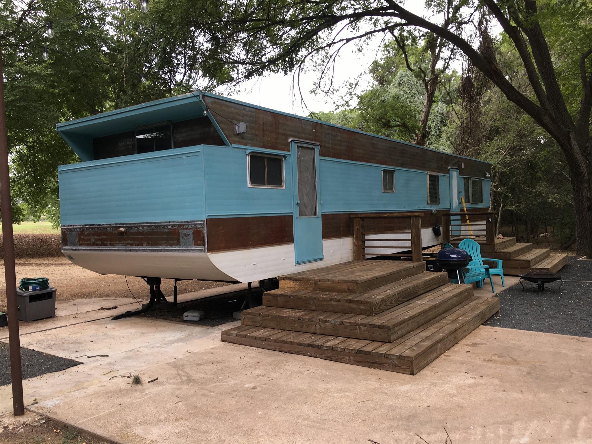 164 Shoreline Dr, Bastrop, TX 78602