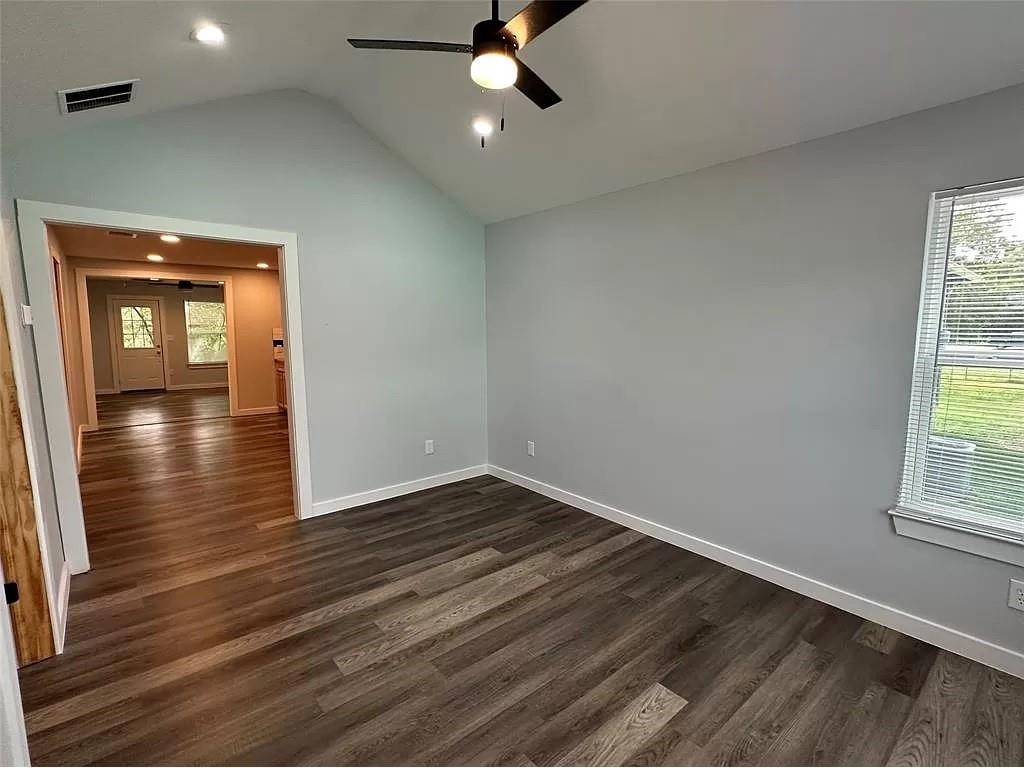 202 Prima St # A, Smithville, TX 78957