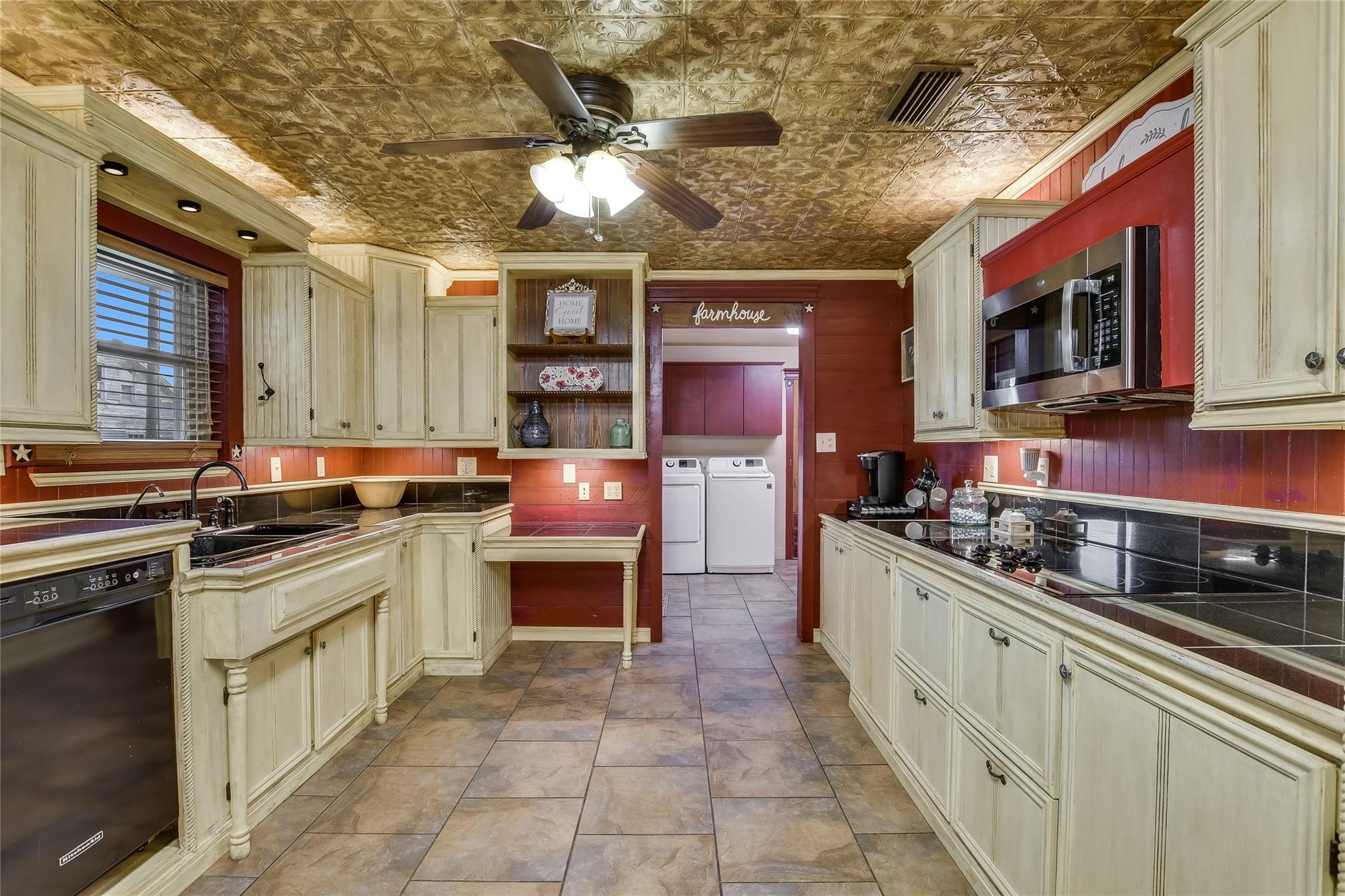 2421 Post Oak Rd, Webberville, TX 78653