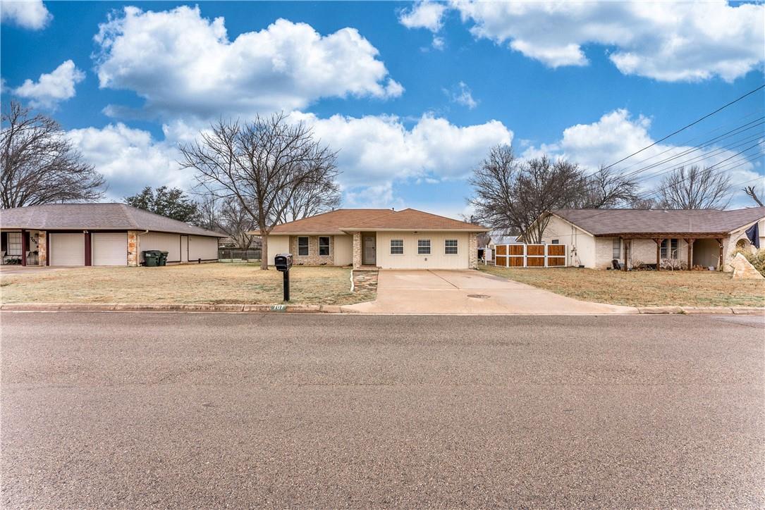 707 E Central Dr, Georgetown, TX 78628