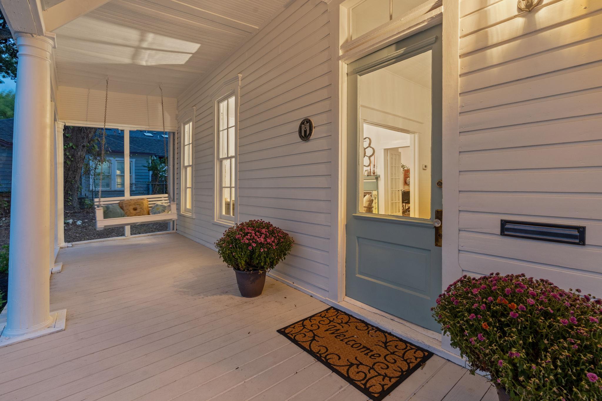 810 E 13th St, Austin, TX 78702