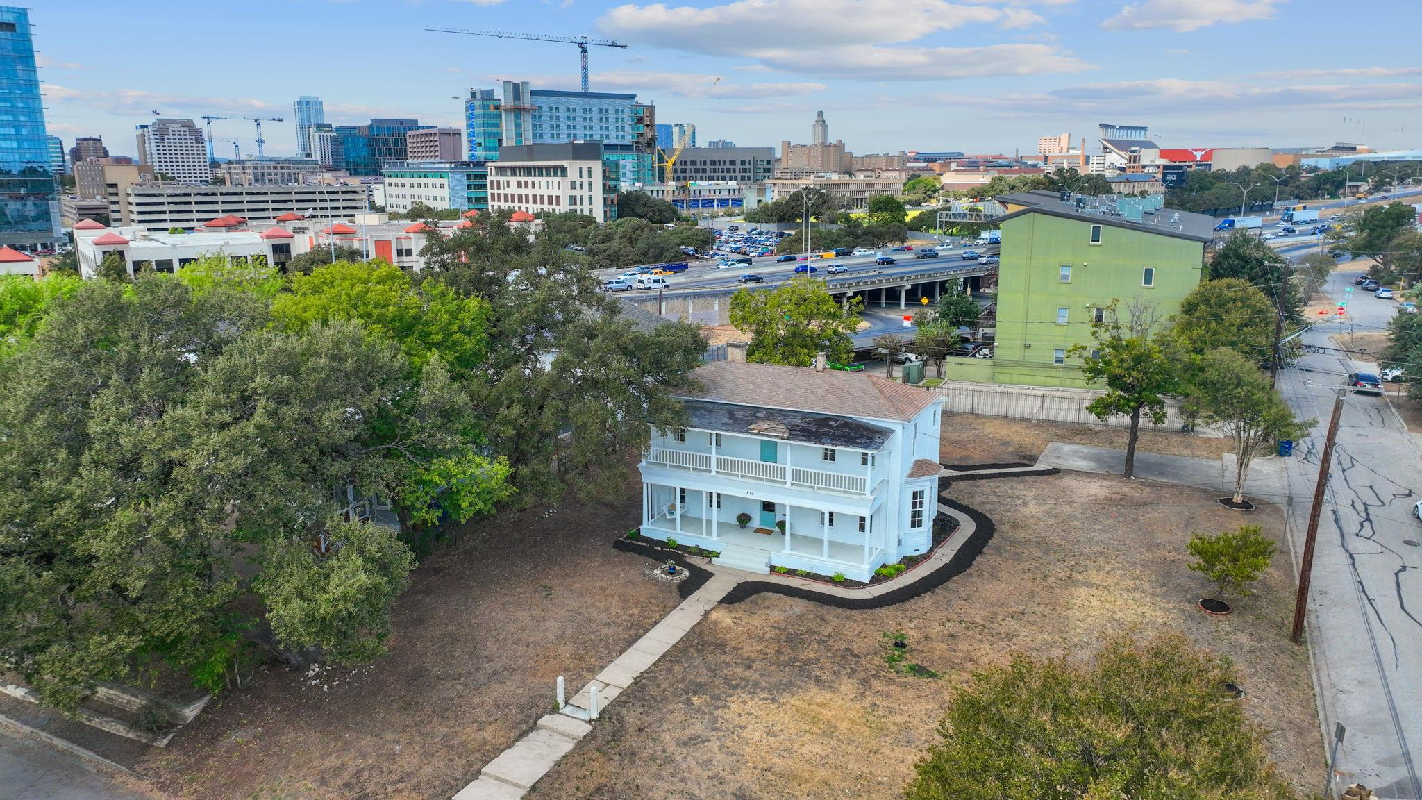 810 E 13th St, Austin, TX 78702