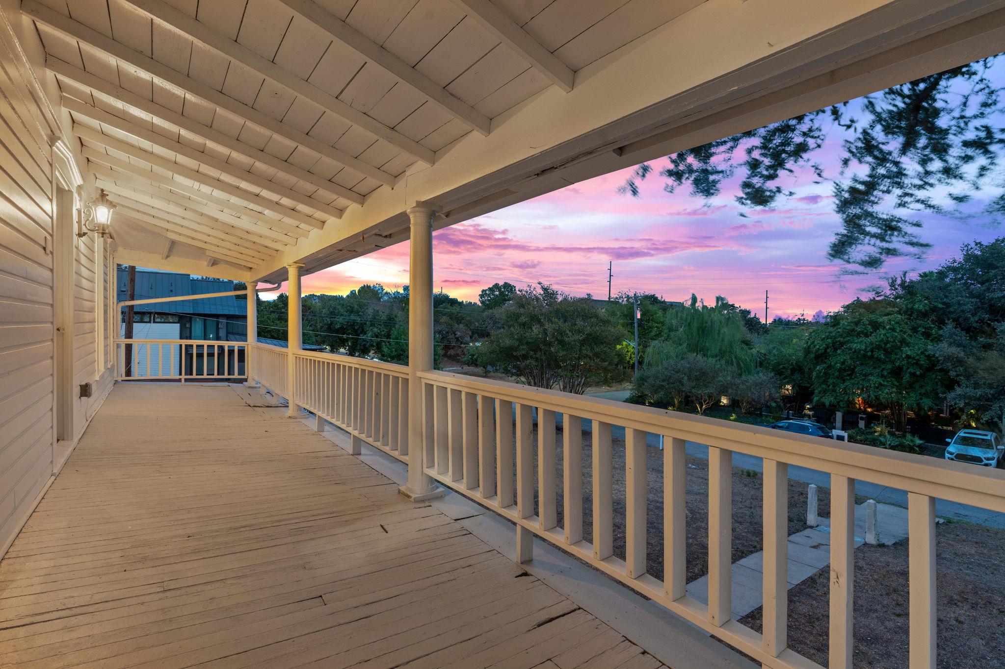 810 E 13th St, Austin, TX 78702