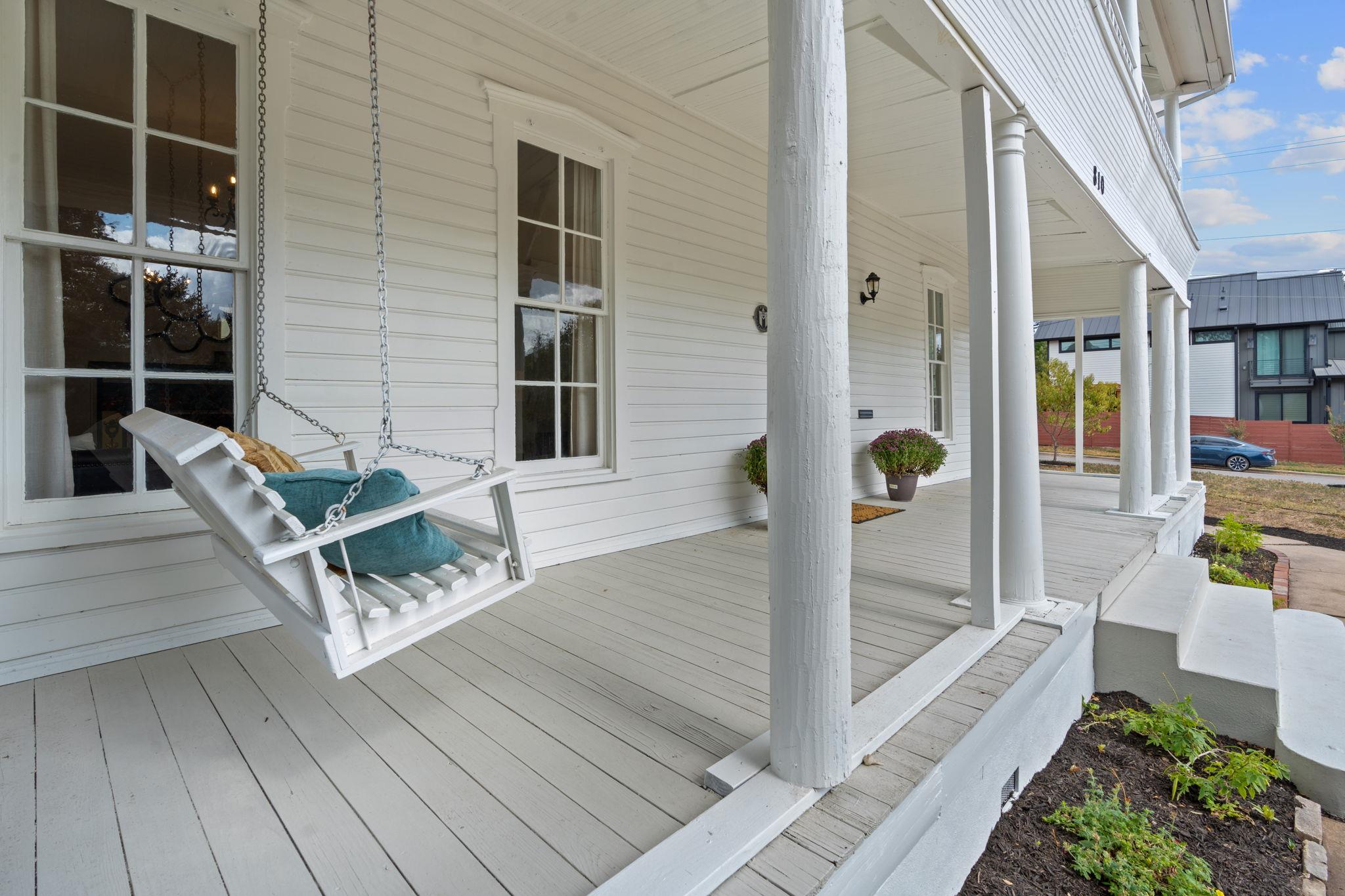 810 E 13th St, Austin, TX 78702