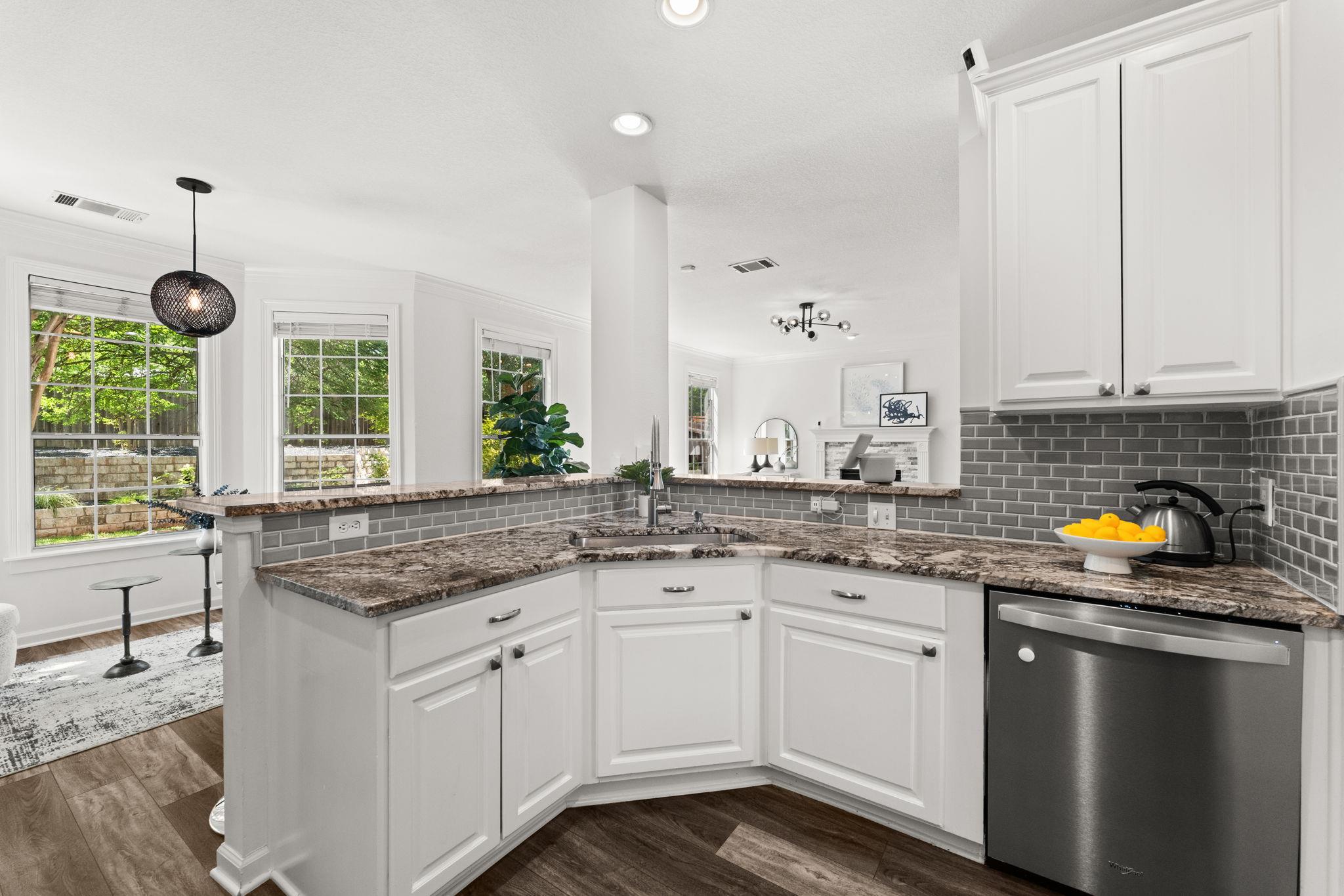 7016 Bending Oak Rd, Austin, TX 78749