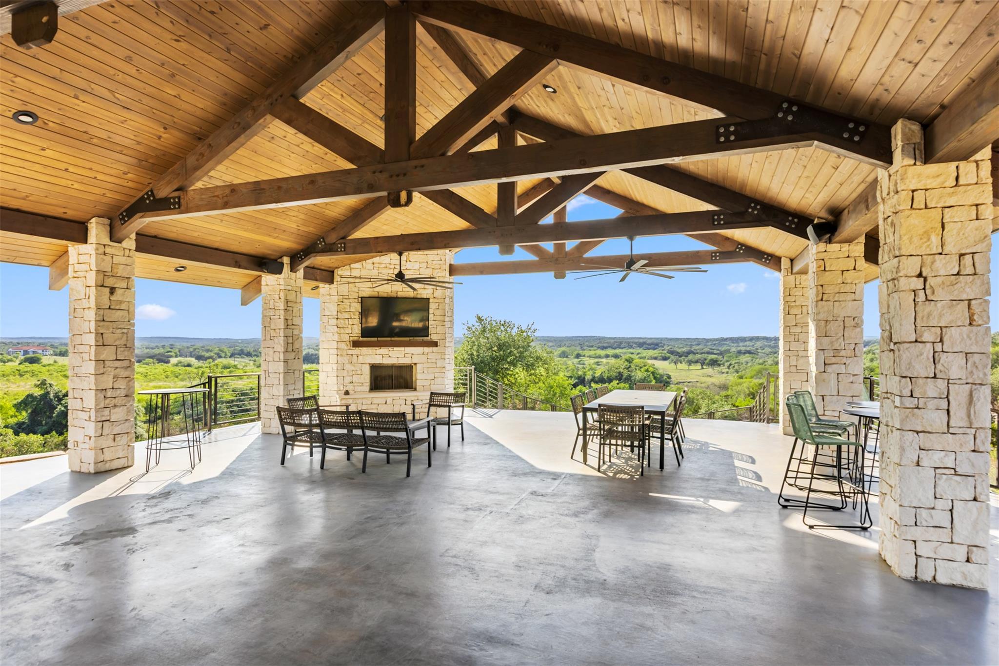 1610 Paradise Pkwy, Canyon Lake, TX 78133