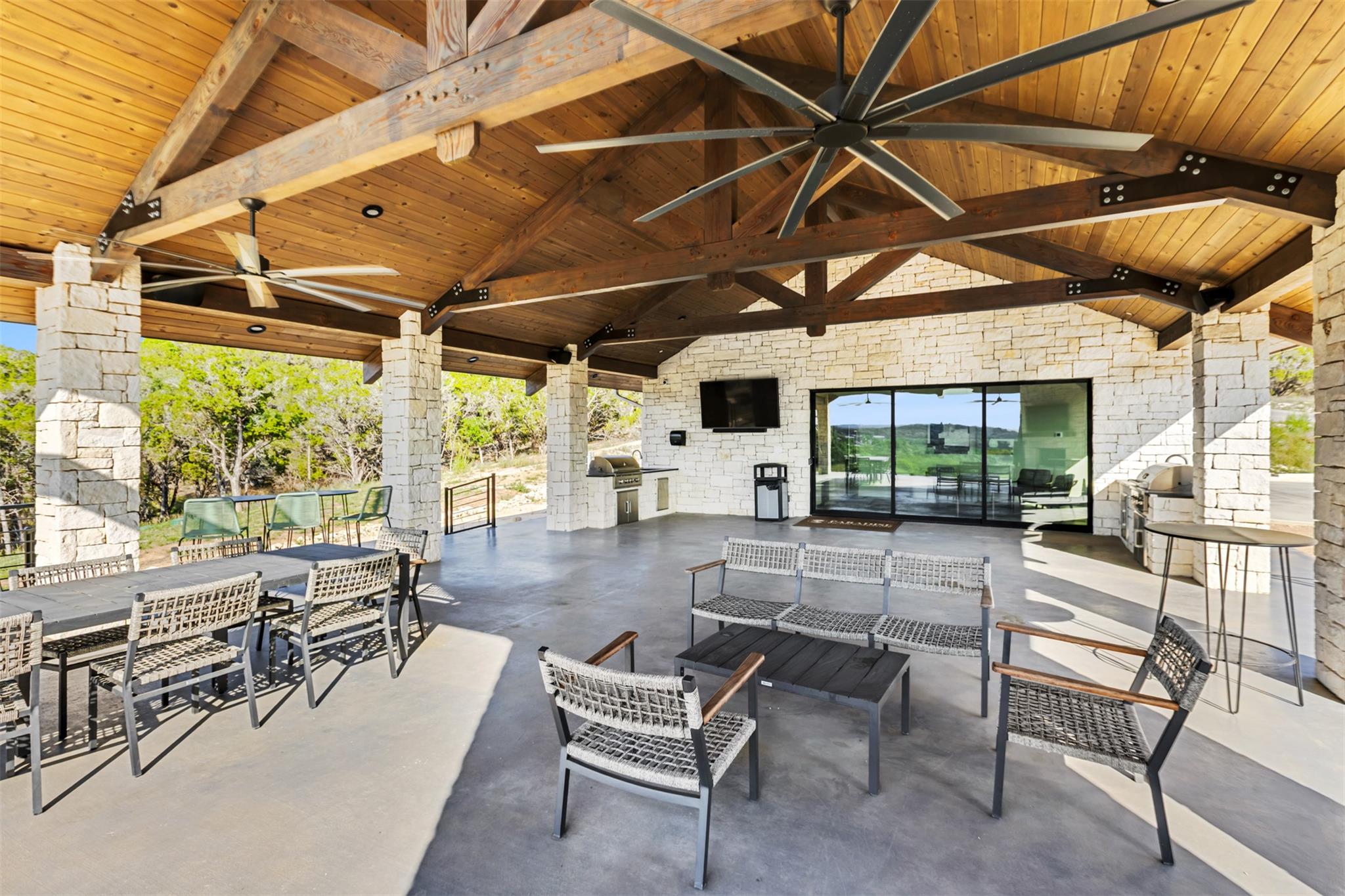 1610 Paradise Pkwy, Canyon Lake, TX 78133