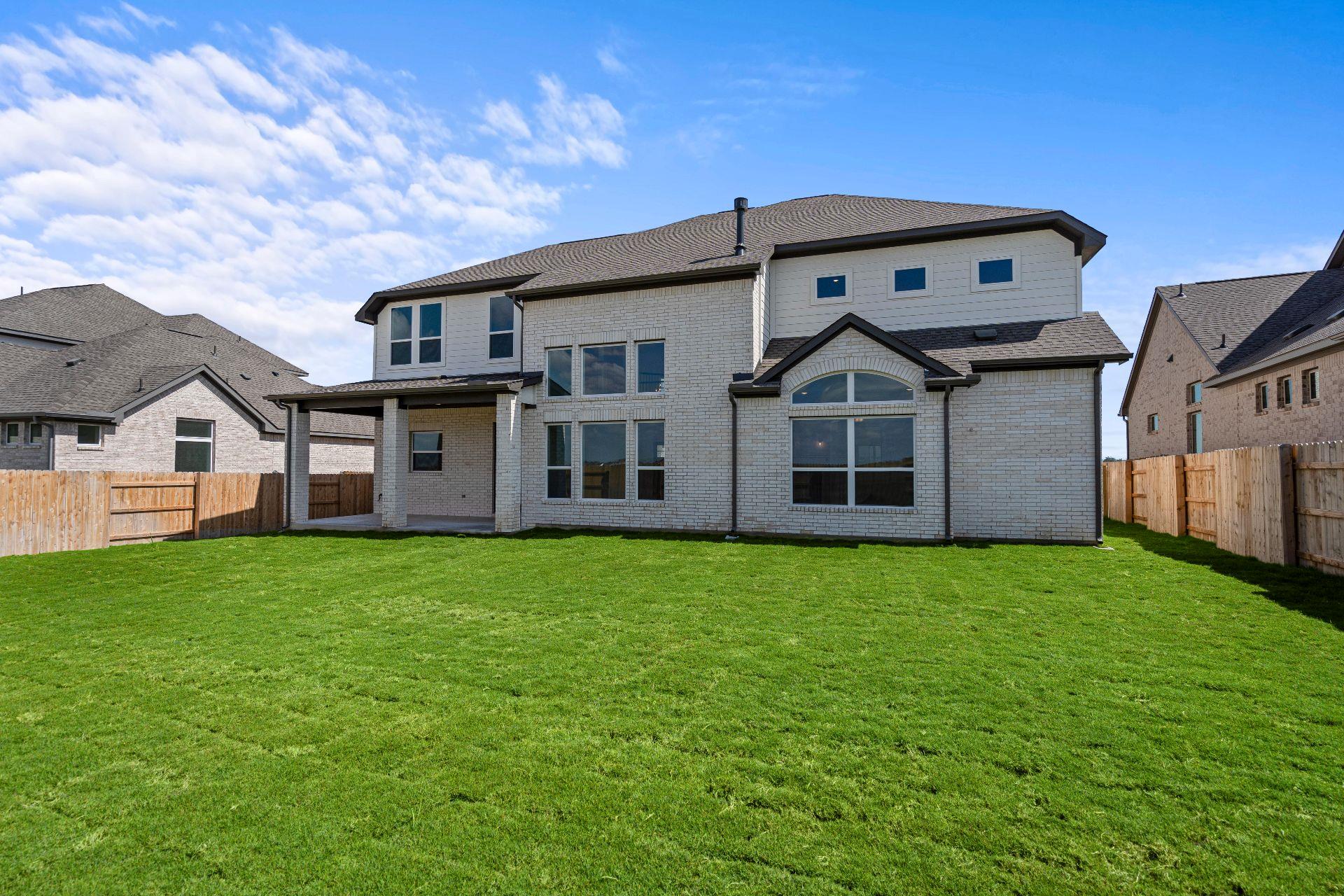 816 S Hemingway Loop, Liberty Hill, TX 78642