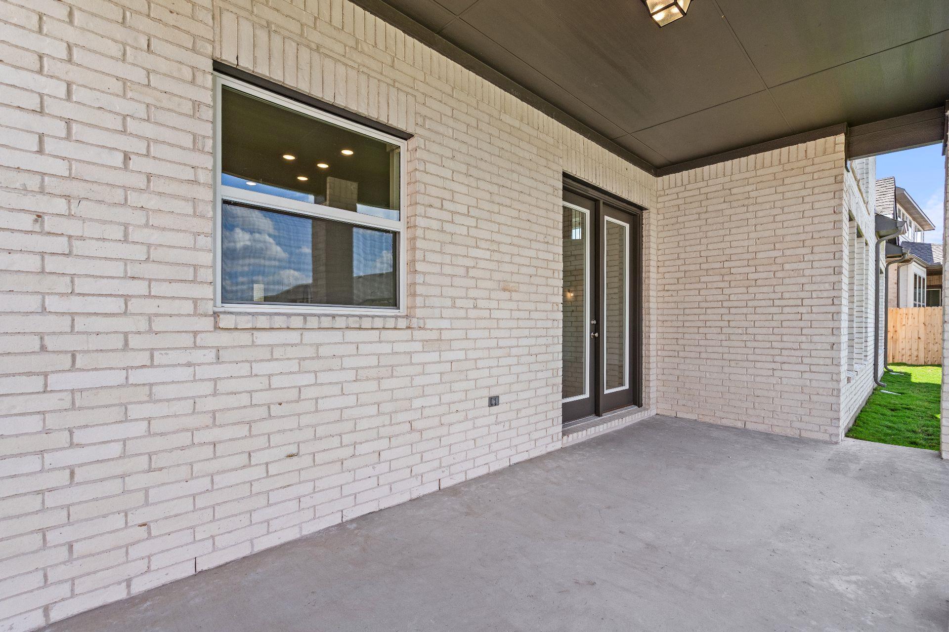 816 S Hemingway Loop, Liberty Hill, TX 78642