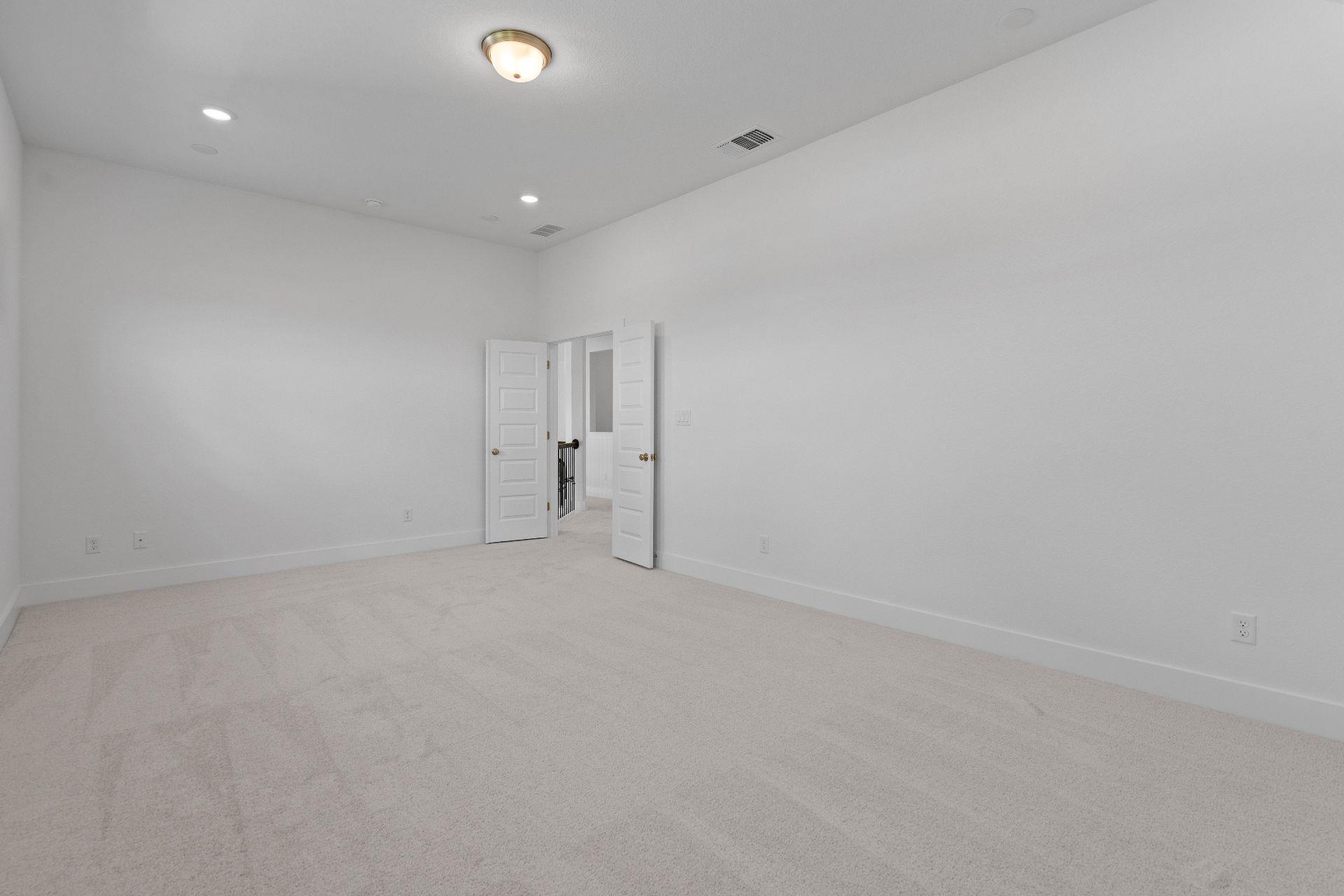 816 S Hemingway Loop, Liberty Hill, TX 78642