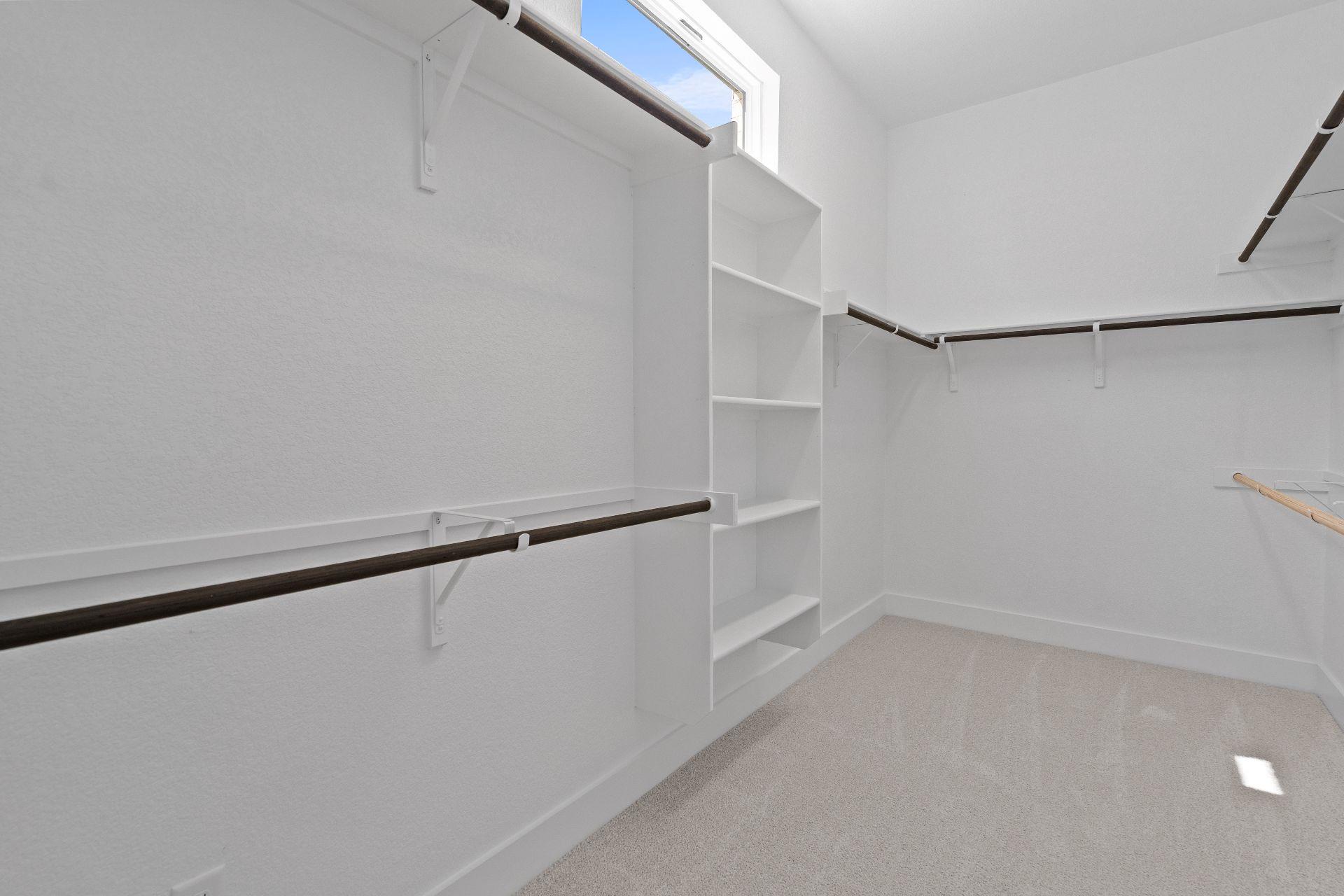 816 S Hemingway Loop, Liberty Hill, TX 78642