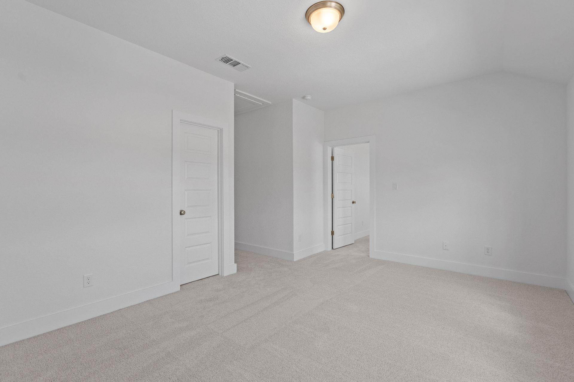 816 S Hemingway Loop, Liberty Hill, TX 78642