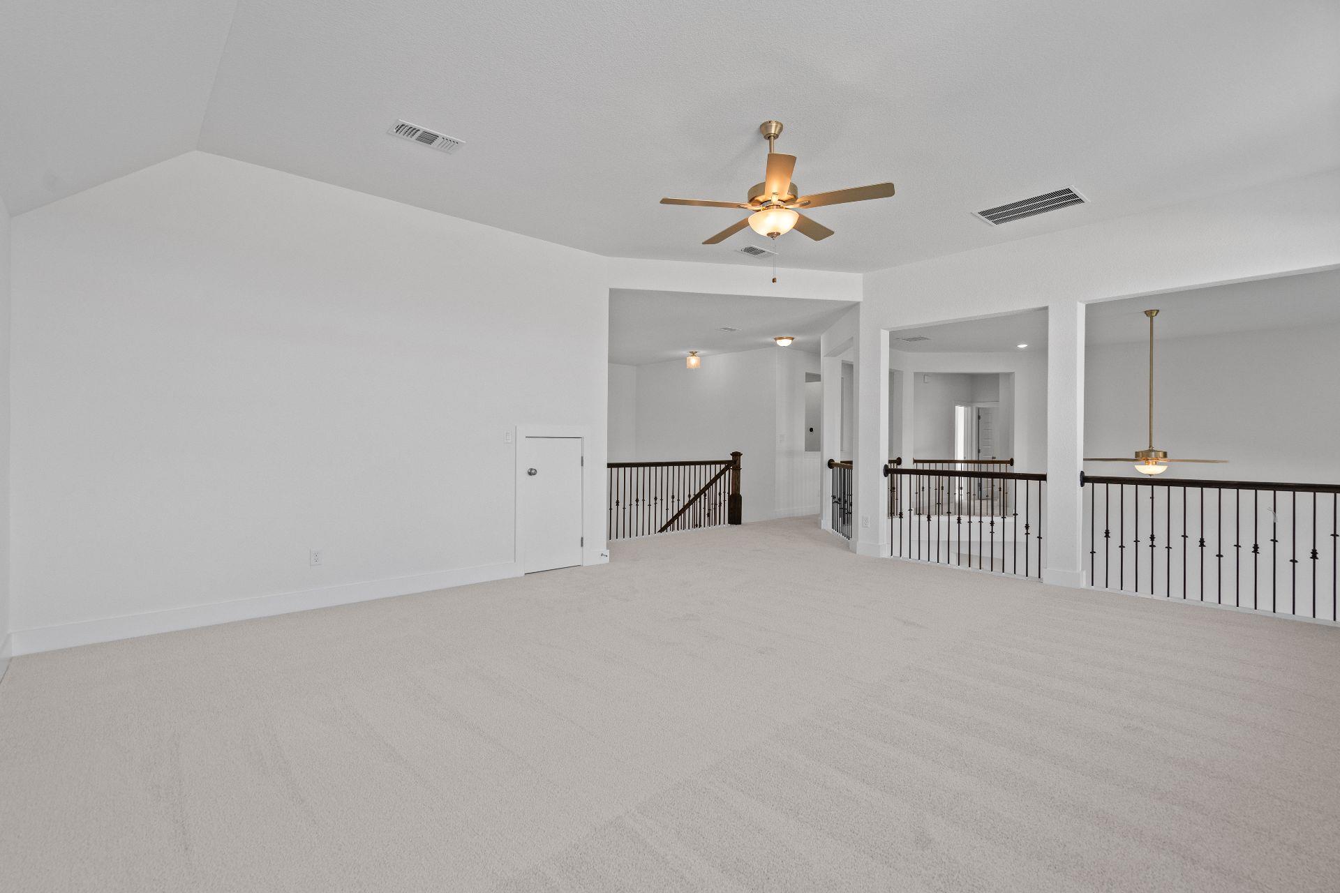 816 S Hemingway Loop, Liberty Hill, TX 78642