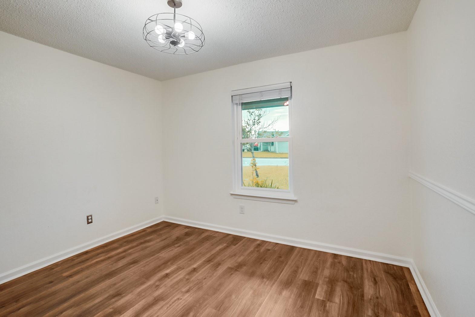 302 Garden Ct, Round Rock, TX 78664