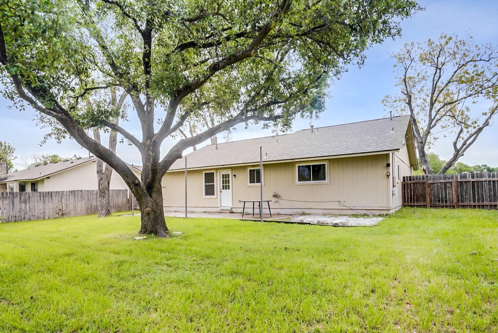 302 Garden Ct, Round Rock, TX 78664