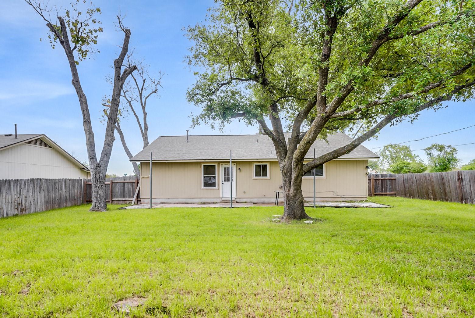 302 Garden Ct, Round Rock, TX 78664