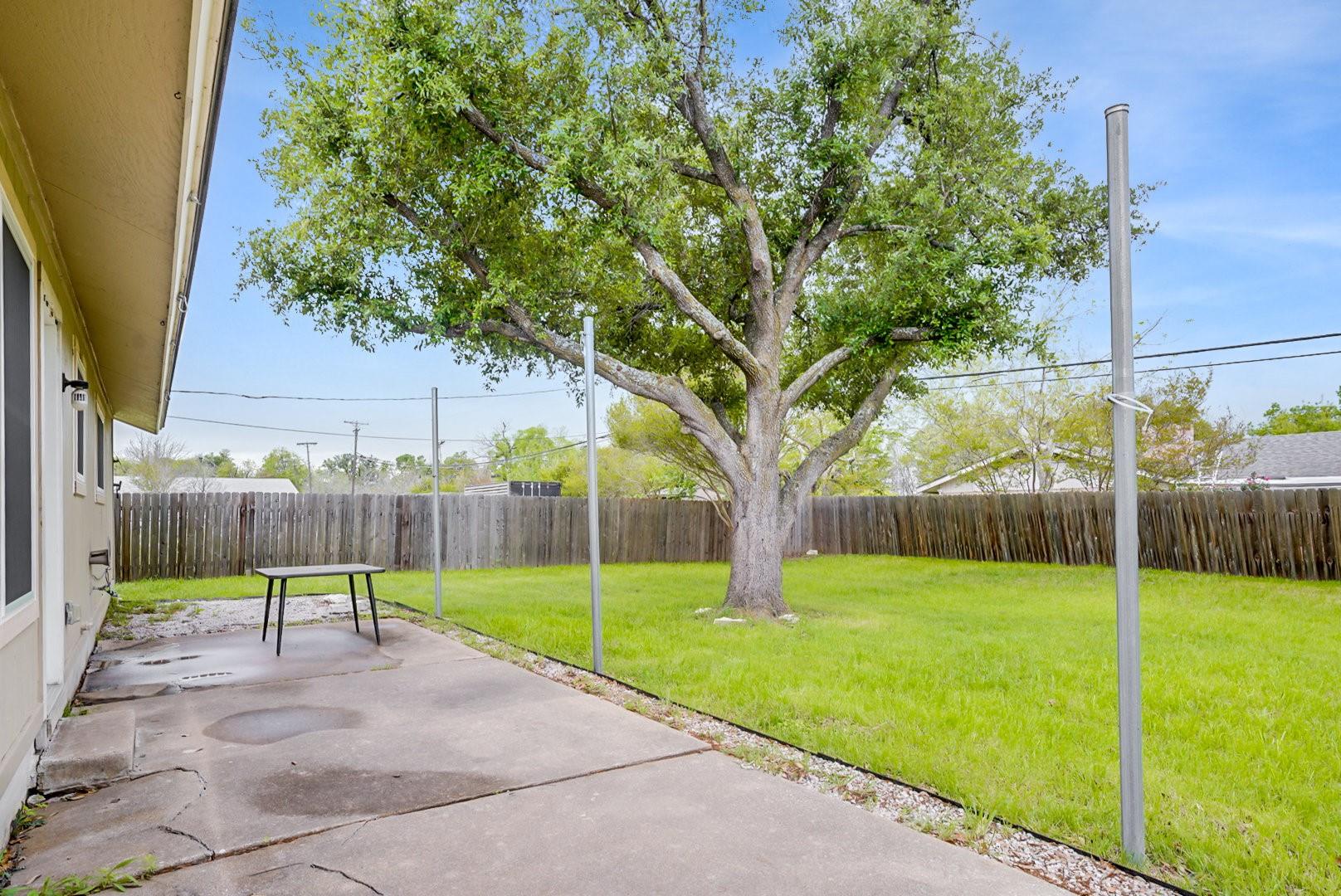 302 Garden Ct, Round Rock, TX 78664